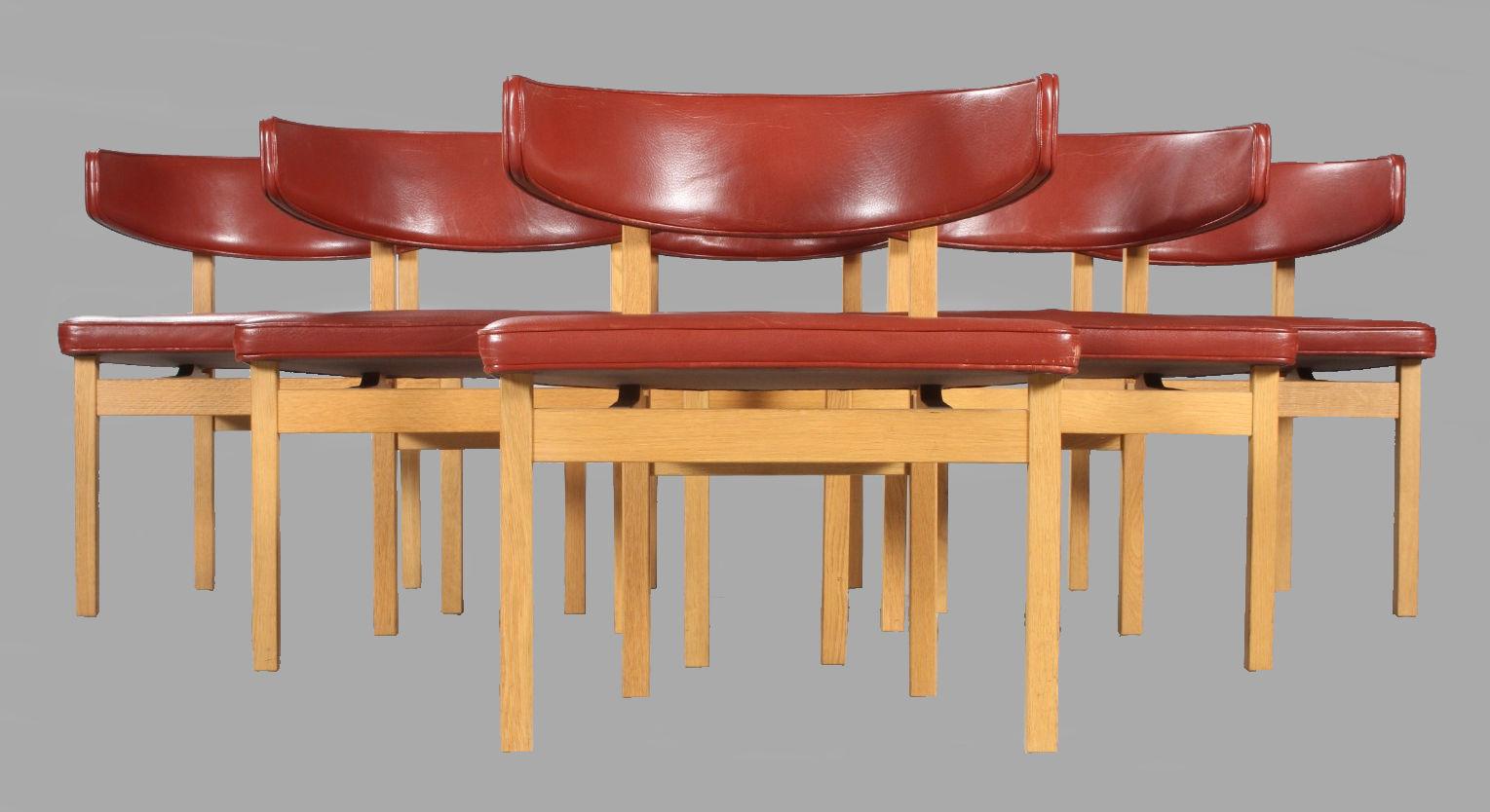Set of Six Danish Borge Mogensen Conference Chairs in Oak, Inc. Re-Upholstery In Good Condition In Knebel, DK