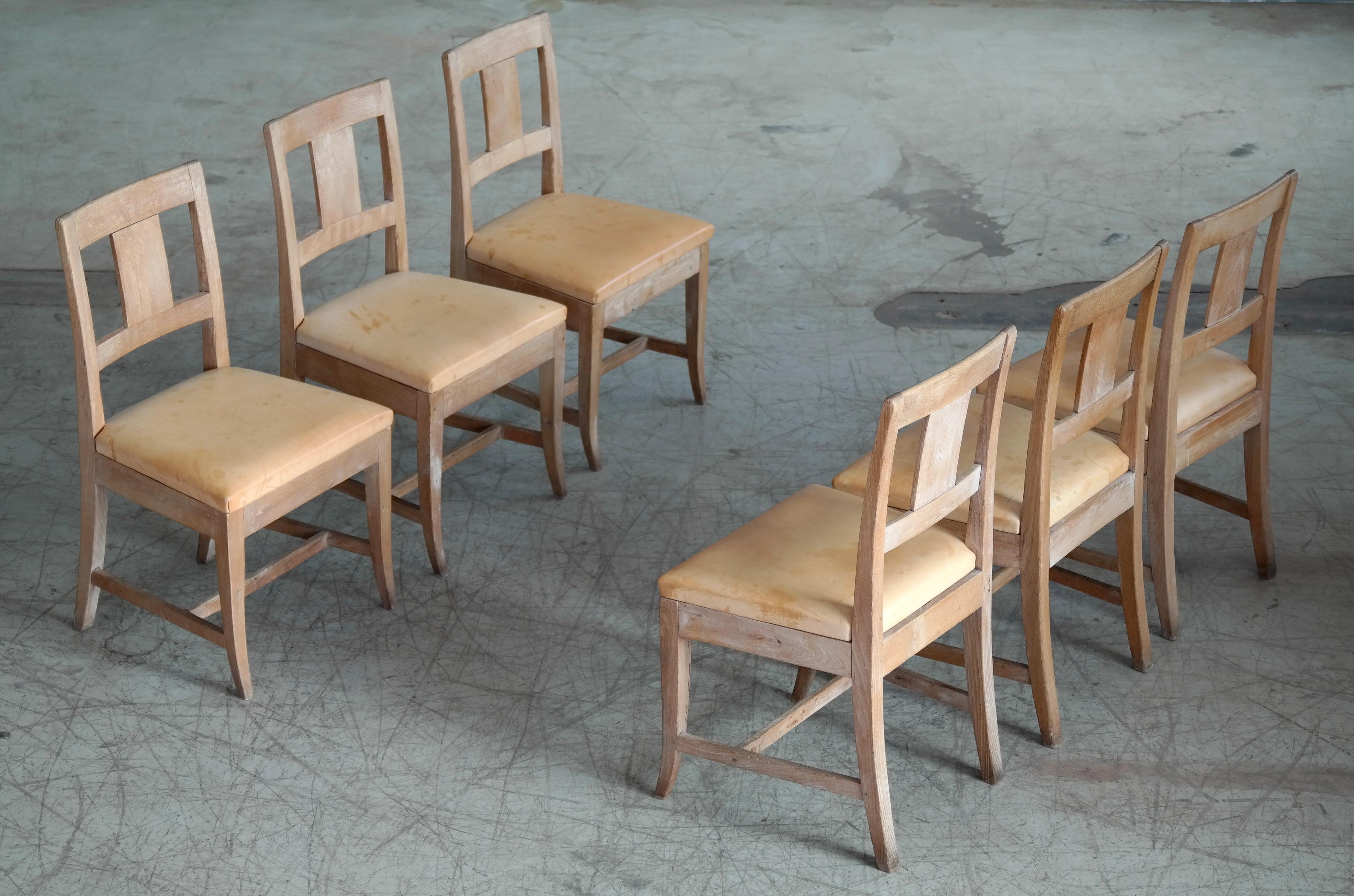 Set of Six Danish Country-Style Dining Chairs in Elm and Natural Leather 4