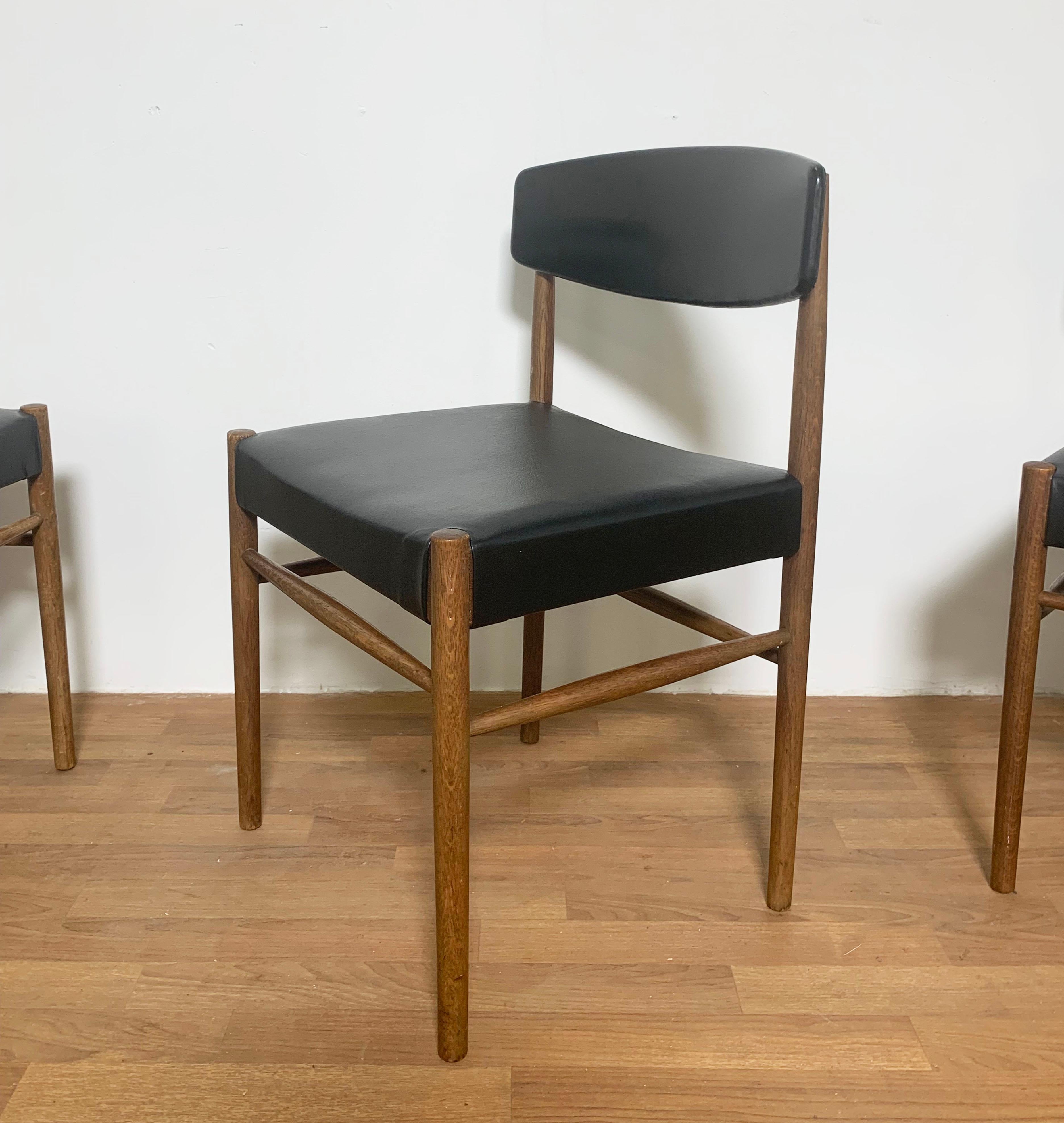 Mid-20th Century Set of Six Danish Dining Chairs in Oak, circa 1960s For Sale