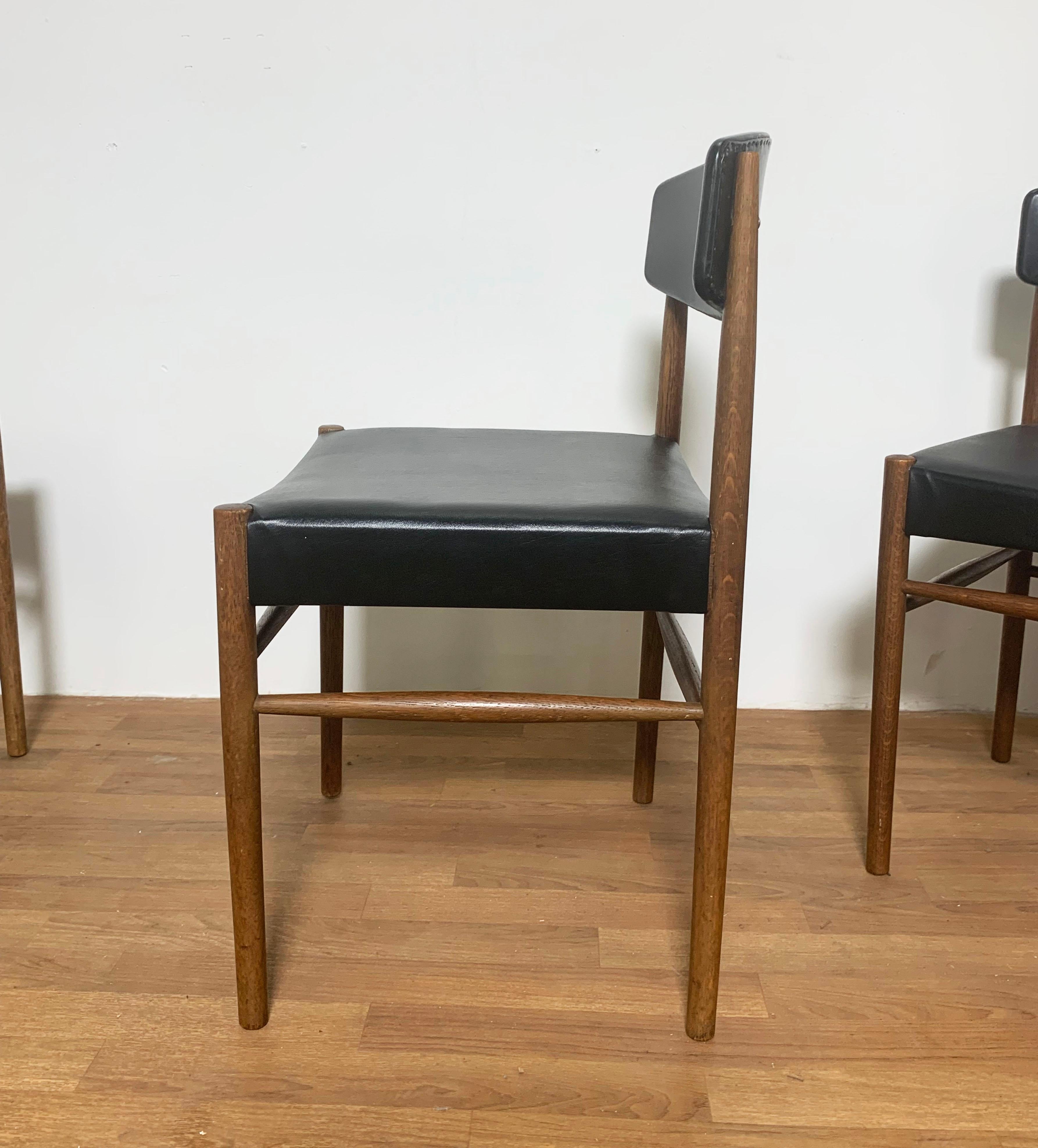 Set of Six Danish Dining Chairs in Oak, circa 1960s For Sale 1