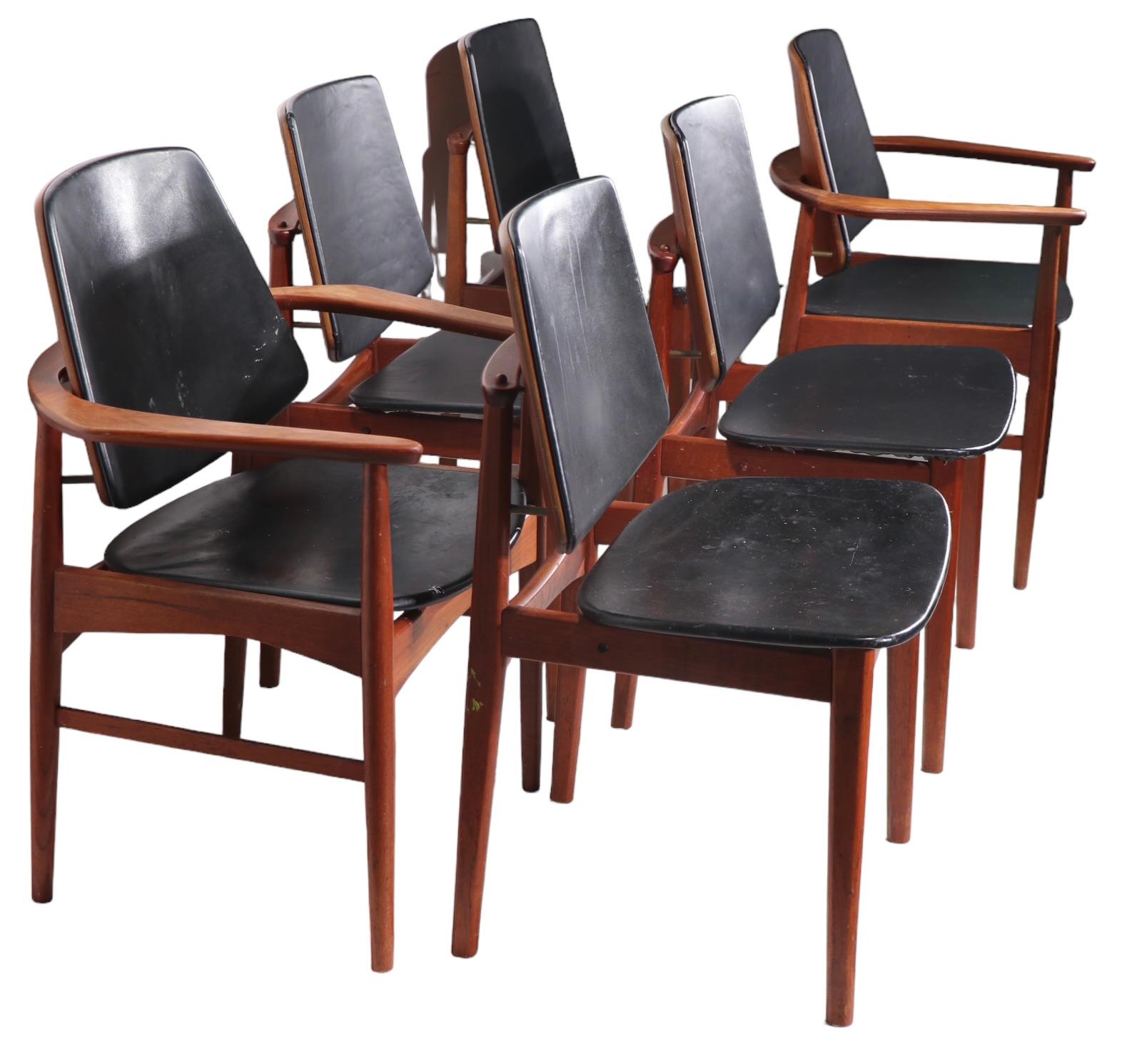 Set of Six Danish Mid Century Modern Dining Chairs att. to Arne Hovmand Olsen For Sale 4