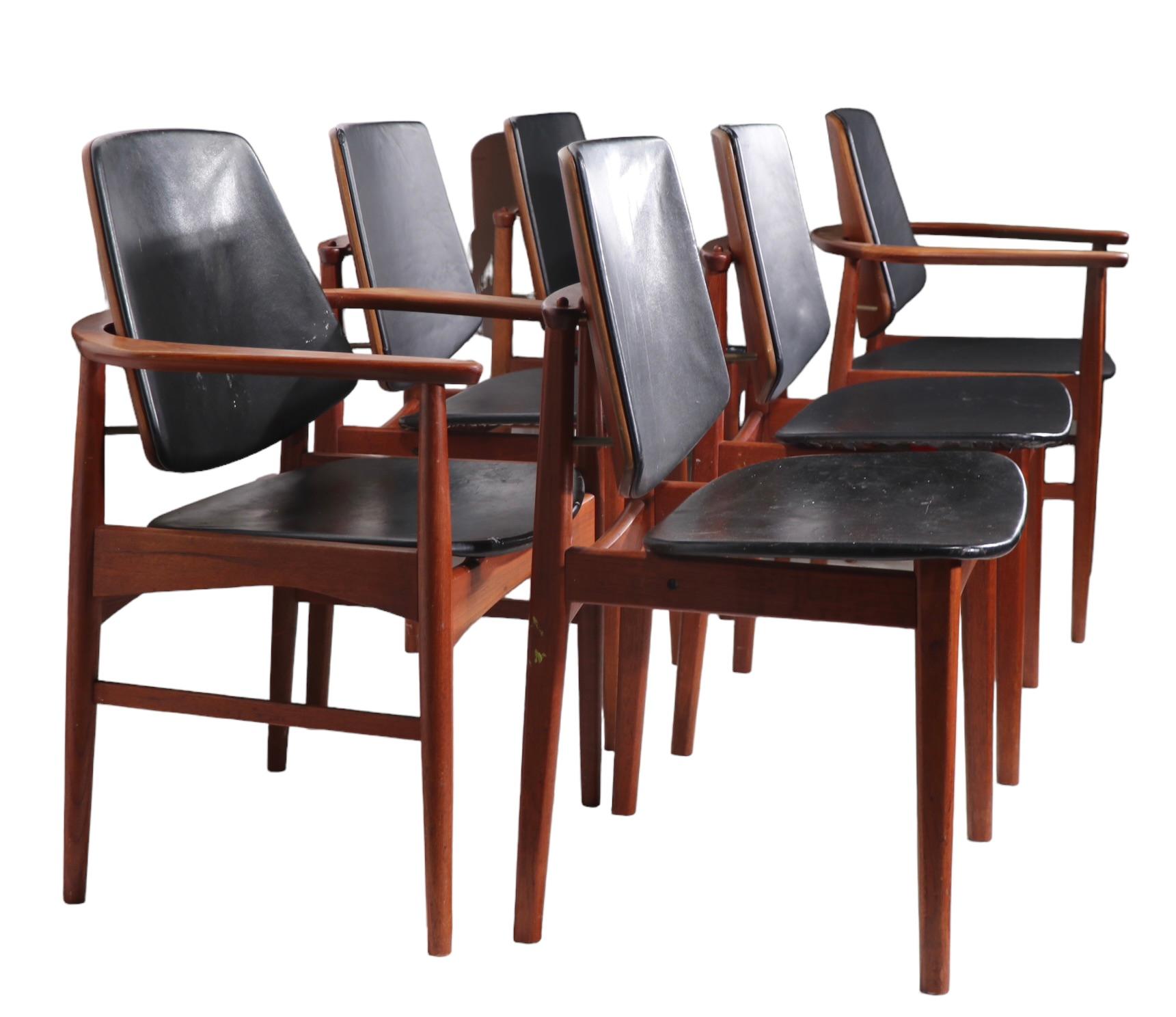 Set of Six Danish Mid Century Modern Dining Chairs att. to Arne Hovmand Olsen For Sale 5