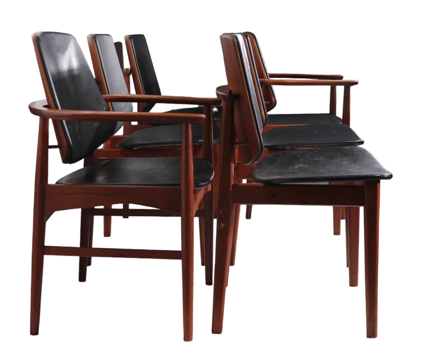 Set of Six Danish Mid Century Modern Dining Chairs att. to Arne Hovmand Olsen For Sale 6