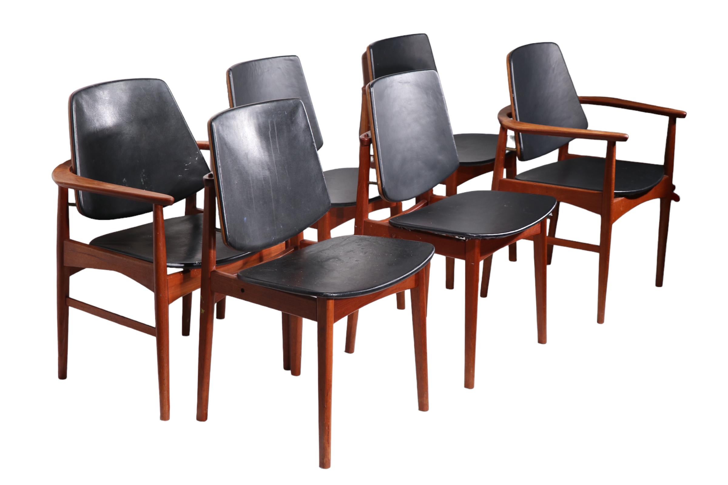Set of Six Danish Mid Century Modern Dining Chairs att. to Arne Hovmand Olsen For Sale 9