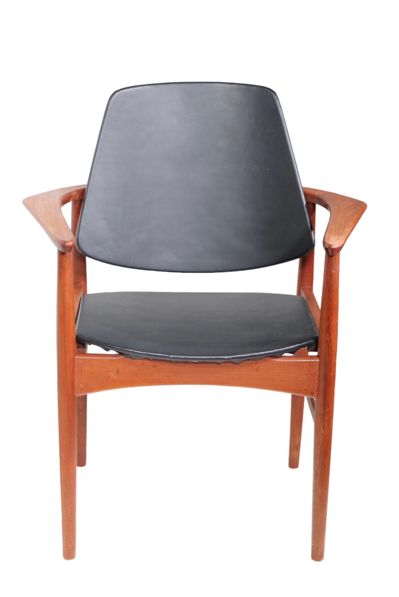 20th Century Set of Six Danish Mid Century Modern Dining Chairs att. to Arne Hovmand Olsen For Sale
