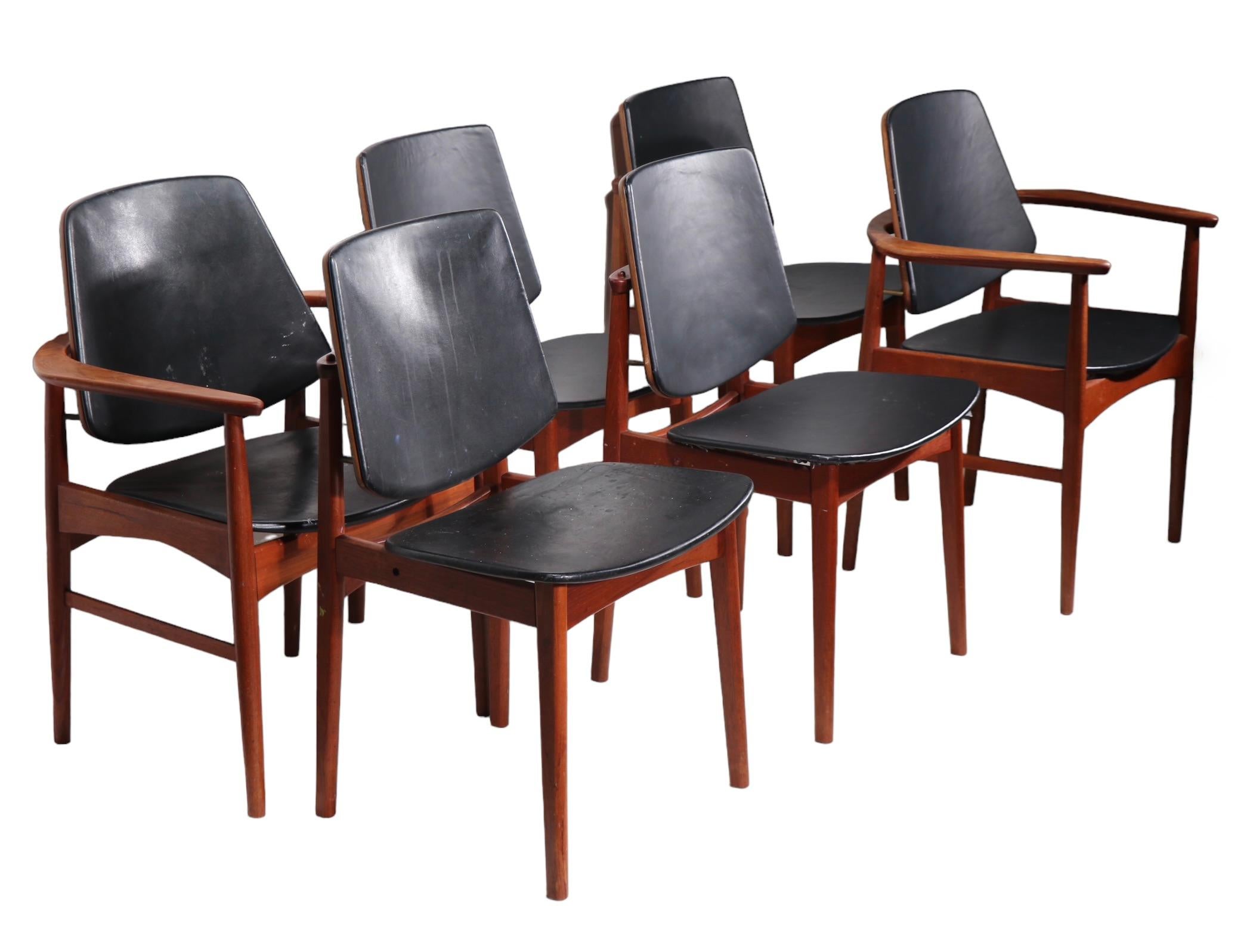 Set of Six Danish Mid Century Modern Dining Chairs att. to Arne Hovmand Olsen For Sale 3