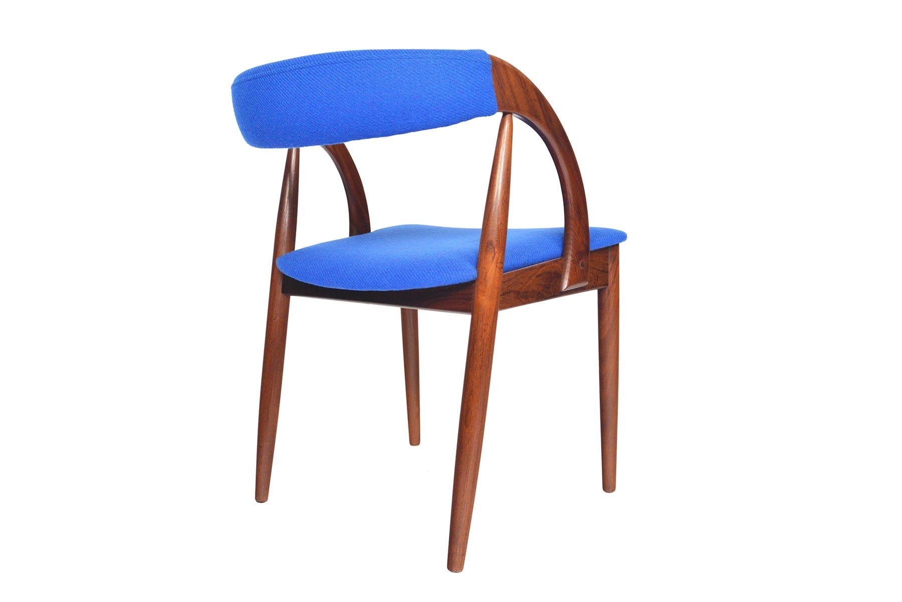 Set of Six Danish Mid-Century Modern Walnut Dining Chairs 1
