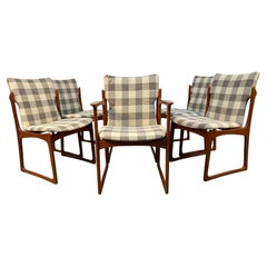 Set di sei sedie da pranzo a slitta in teak della metà del secolo scorso di Art Furn