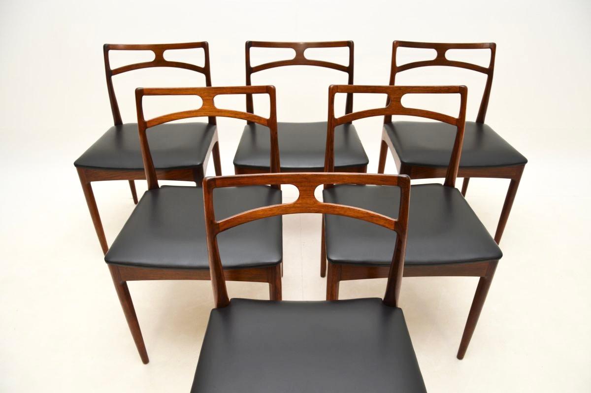 Uno splendido set di sei sedie da pranzo danesi modello 94 di Johannes Andersen per Christian Linneberg. Sono stati prodotti in Danimarca e risalgono agli anni '60.

La qualità è superba, il design è elegante e raffinato. Sono splendidamente