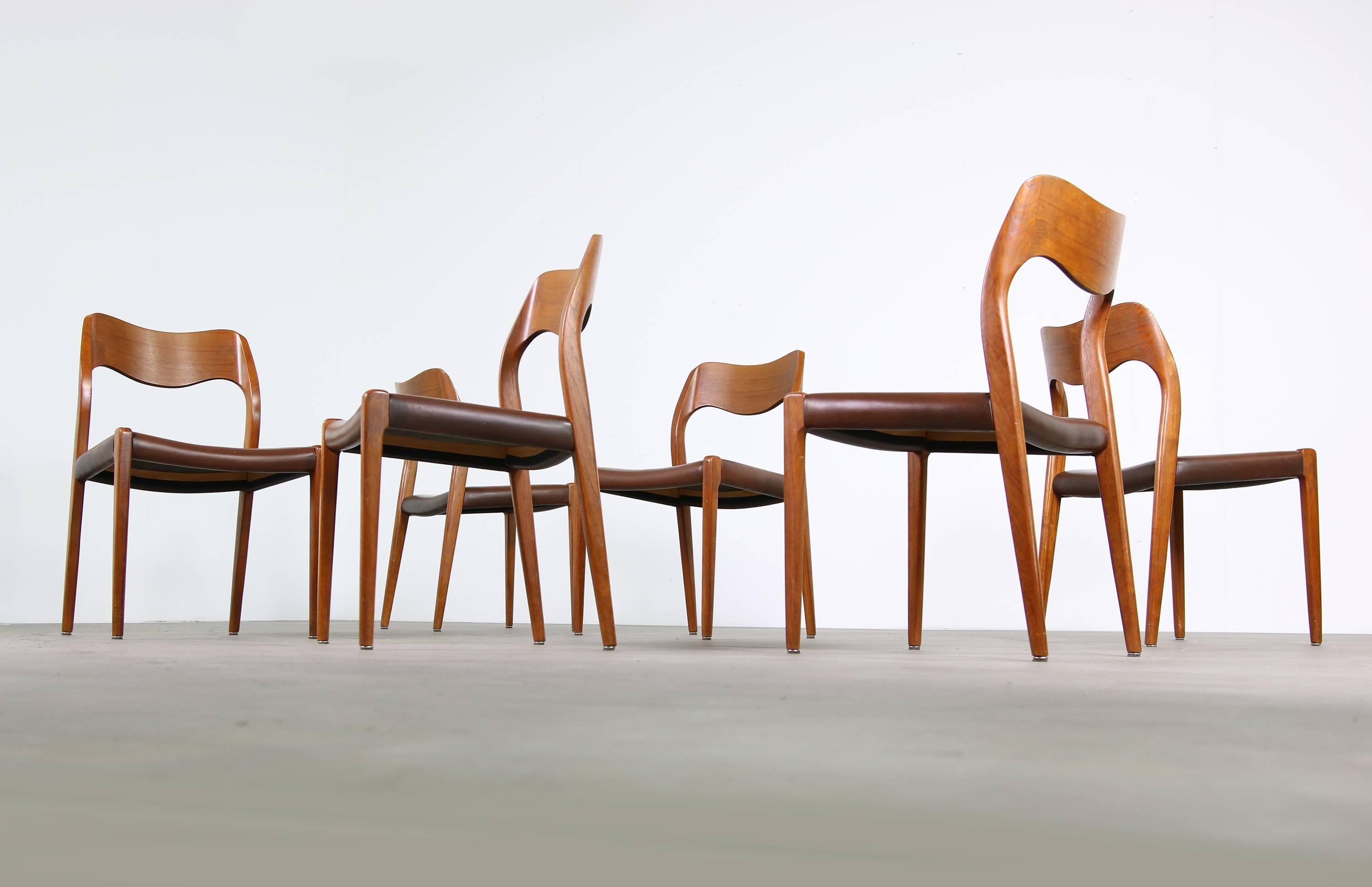 Set of Six Danish Modern Niels Moller Mod. 71 Dining Chairs Teak and Leather 4