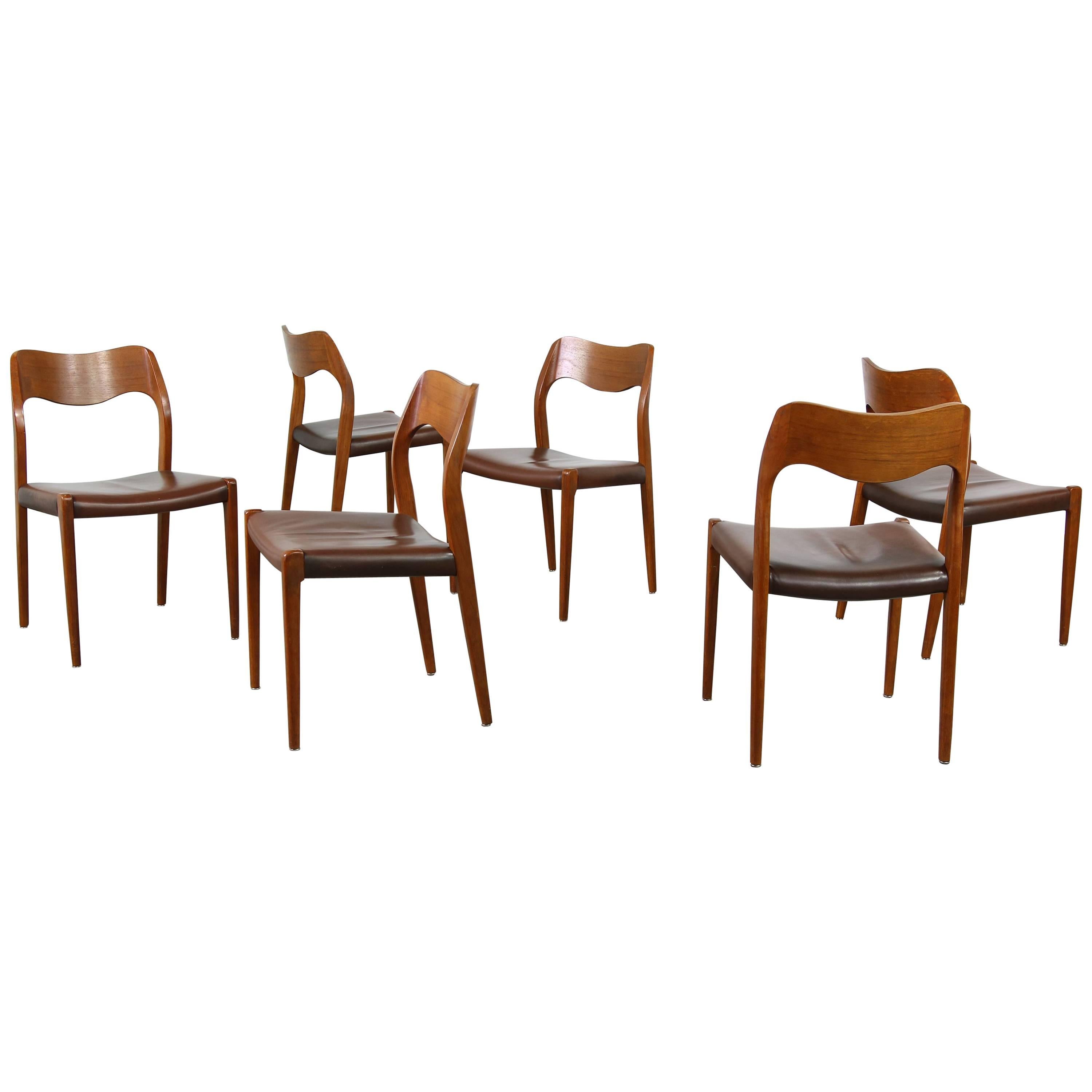 Set of Six Danish Modern Niels Moller Mod. 71 Dining Chairs Teak and Leather