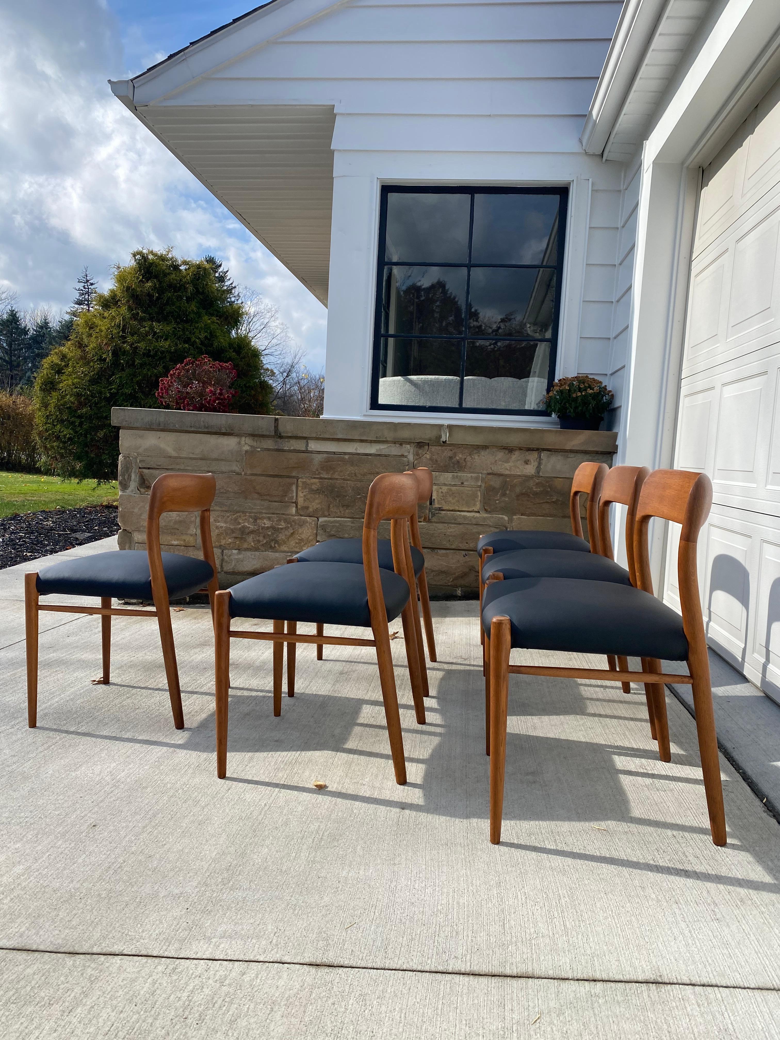 Set of Six Danish Modern Niels Moller No. 75 Teak Dining Chairs For Sale 3