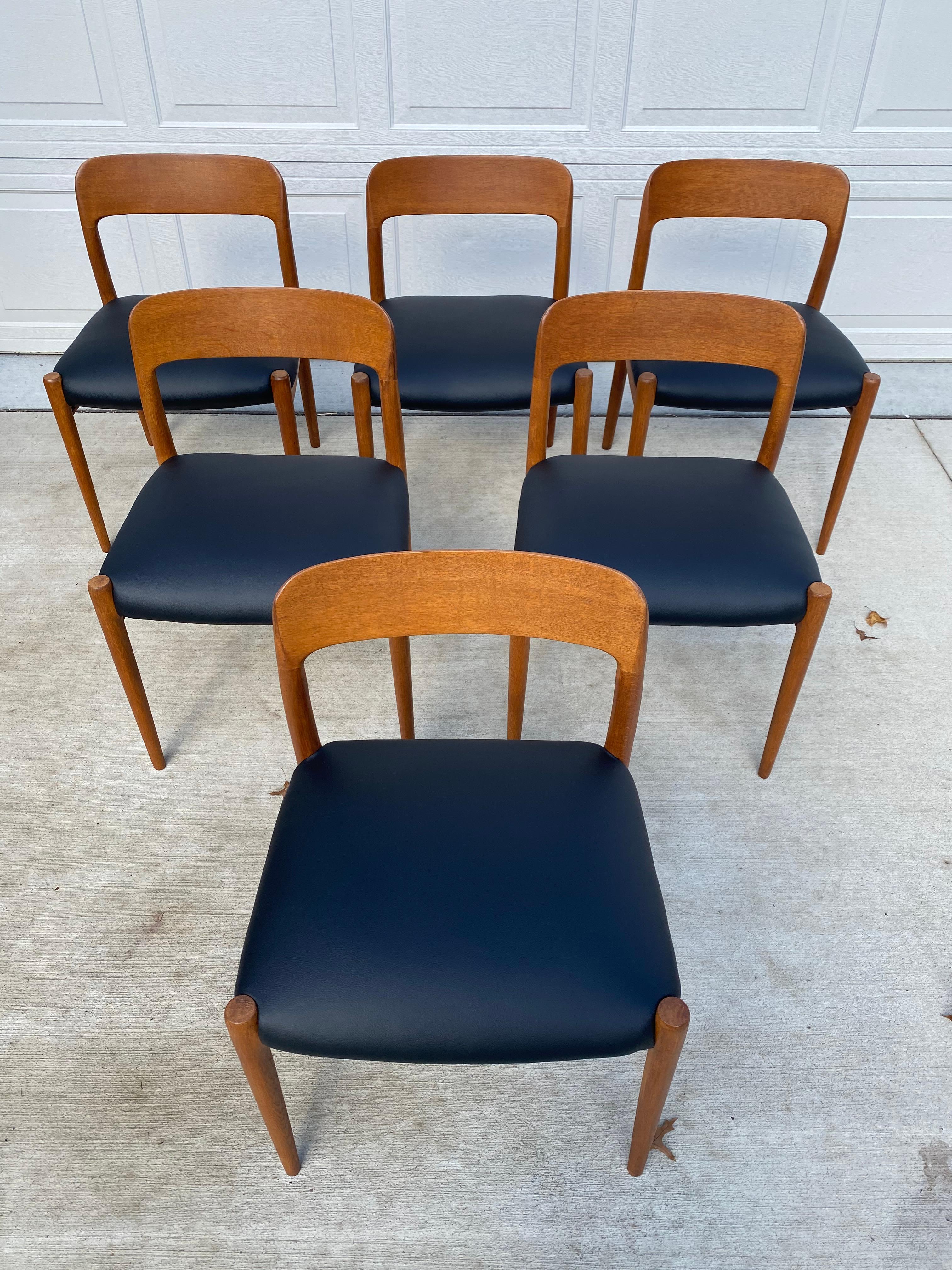 Set of Six Danish Modern Niels Moller No. 75 Teak Dining Chairs For Sale 10