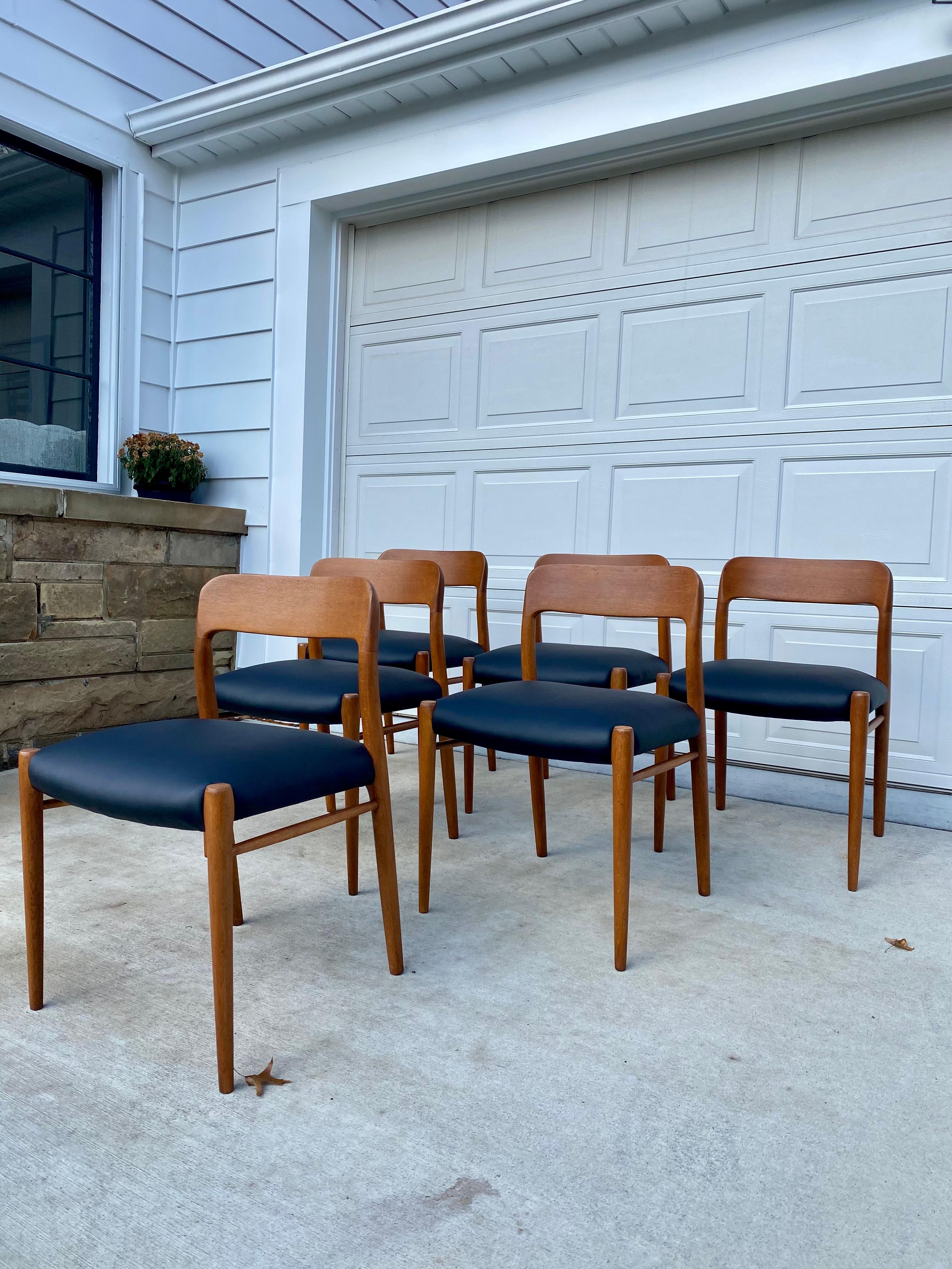 Mid-Century Modern Set of Six Danish Modern Niels Moller No. 75 Teak Dining Chairs For Sale