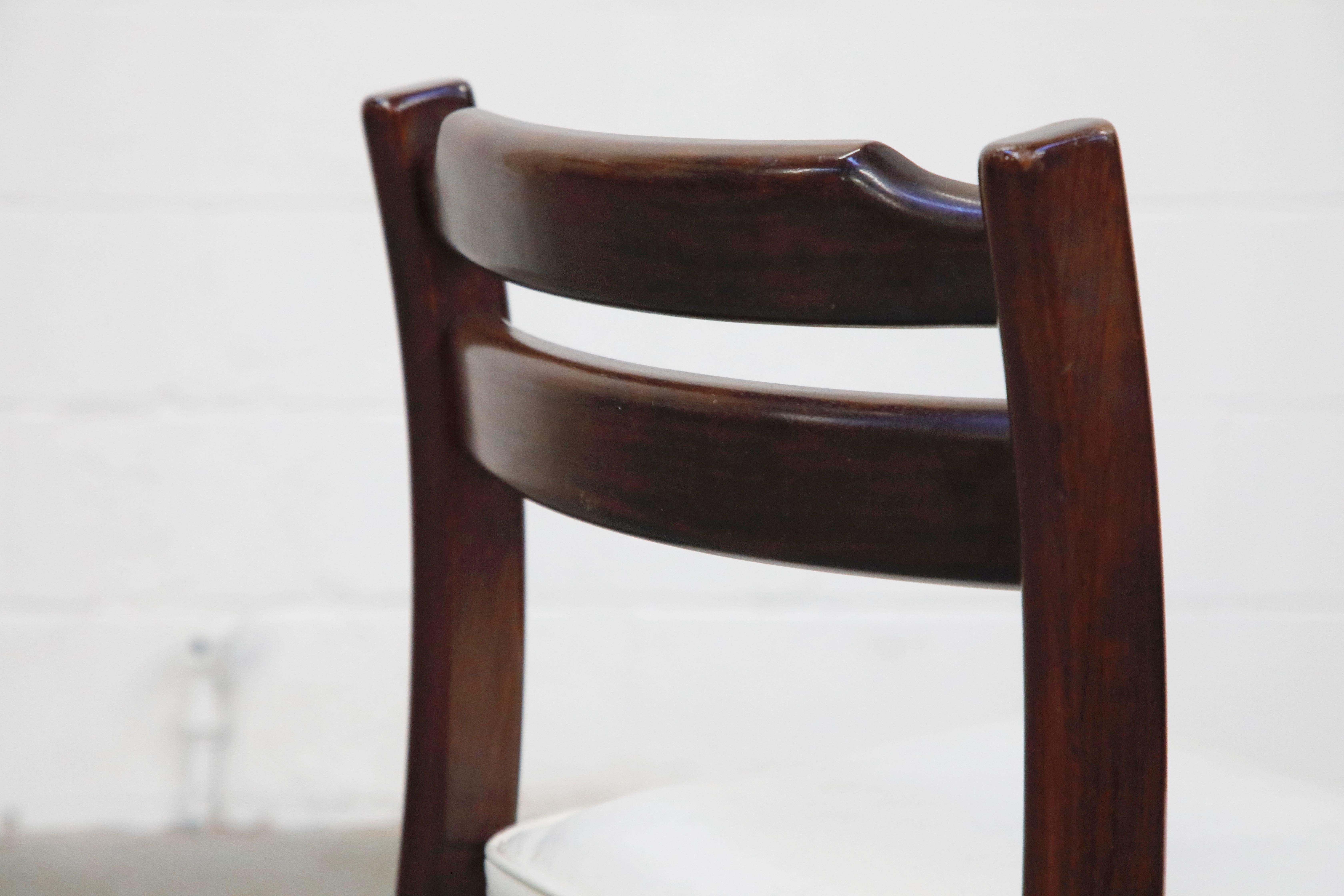 Satz von sechs dänischen modernen Esszimmerstühlen aus Palisanderholz von Dyrlund:: um 1960:: signiert 10