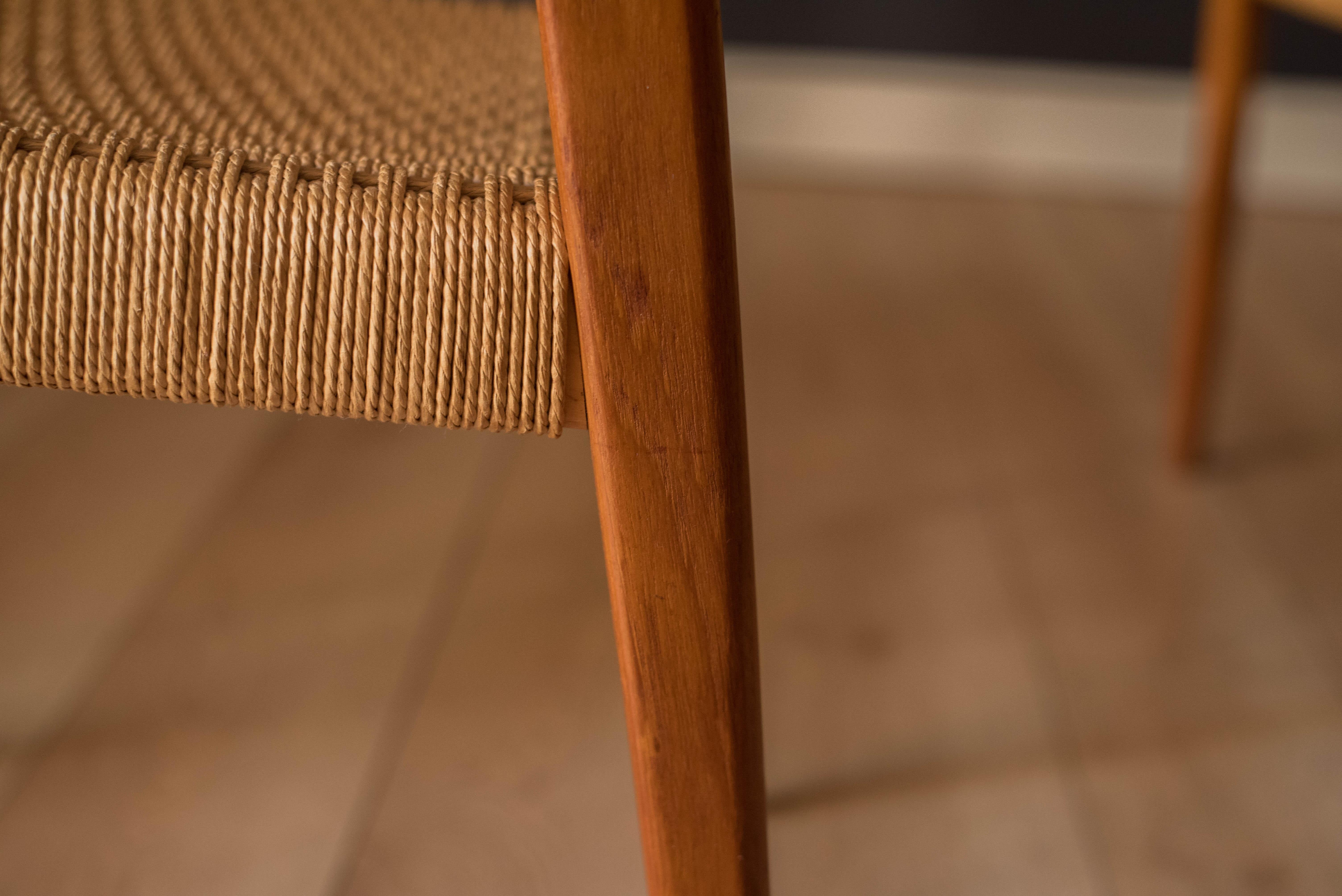 Ensemble de six chaises de salle à manger modernes danoises en teck et corde de papier Niels O. Moller 71 en vente 8