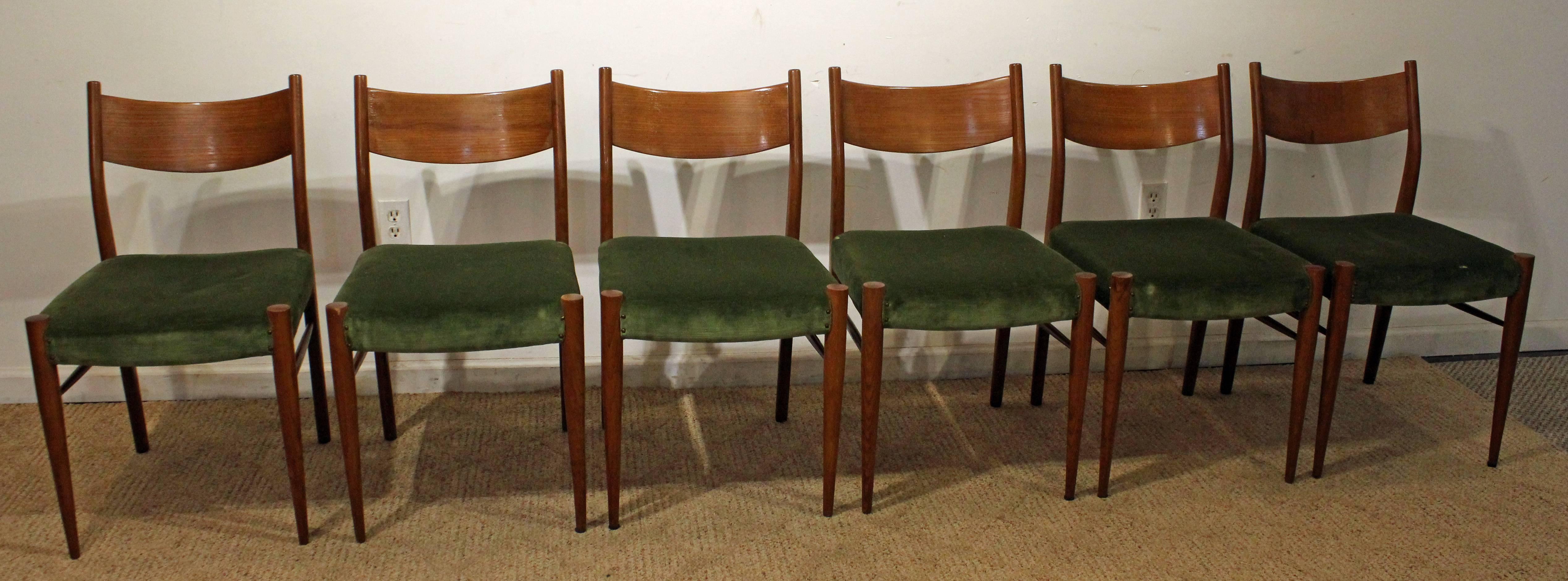 Scandinavian Modern Set of Six Danish Modern Teak Curved Back Dining Chairs