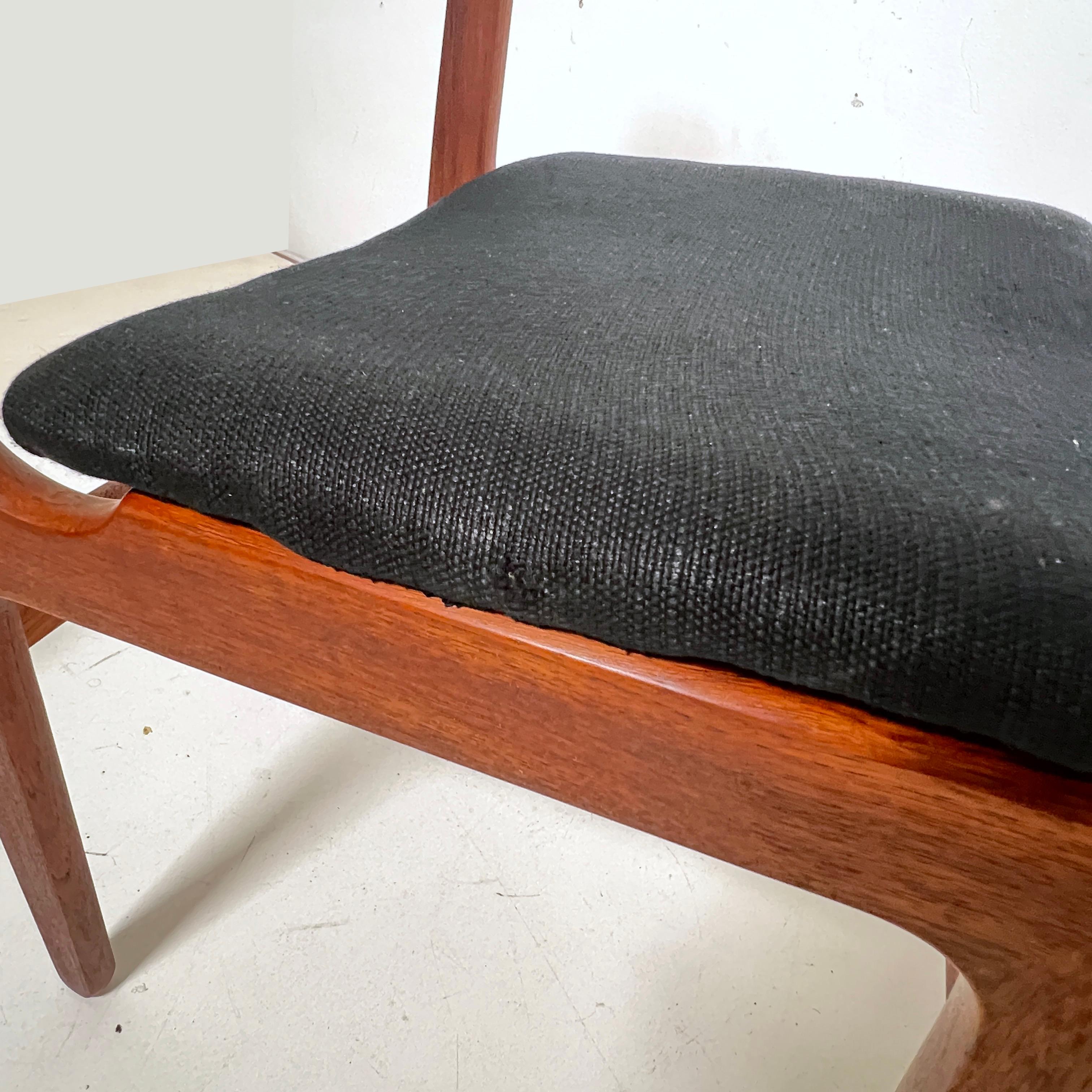 Set di sei sedie da pranzo moderne danesi in teak di D-Scan, circa anni '70 in vendita 6