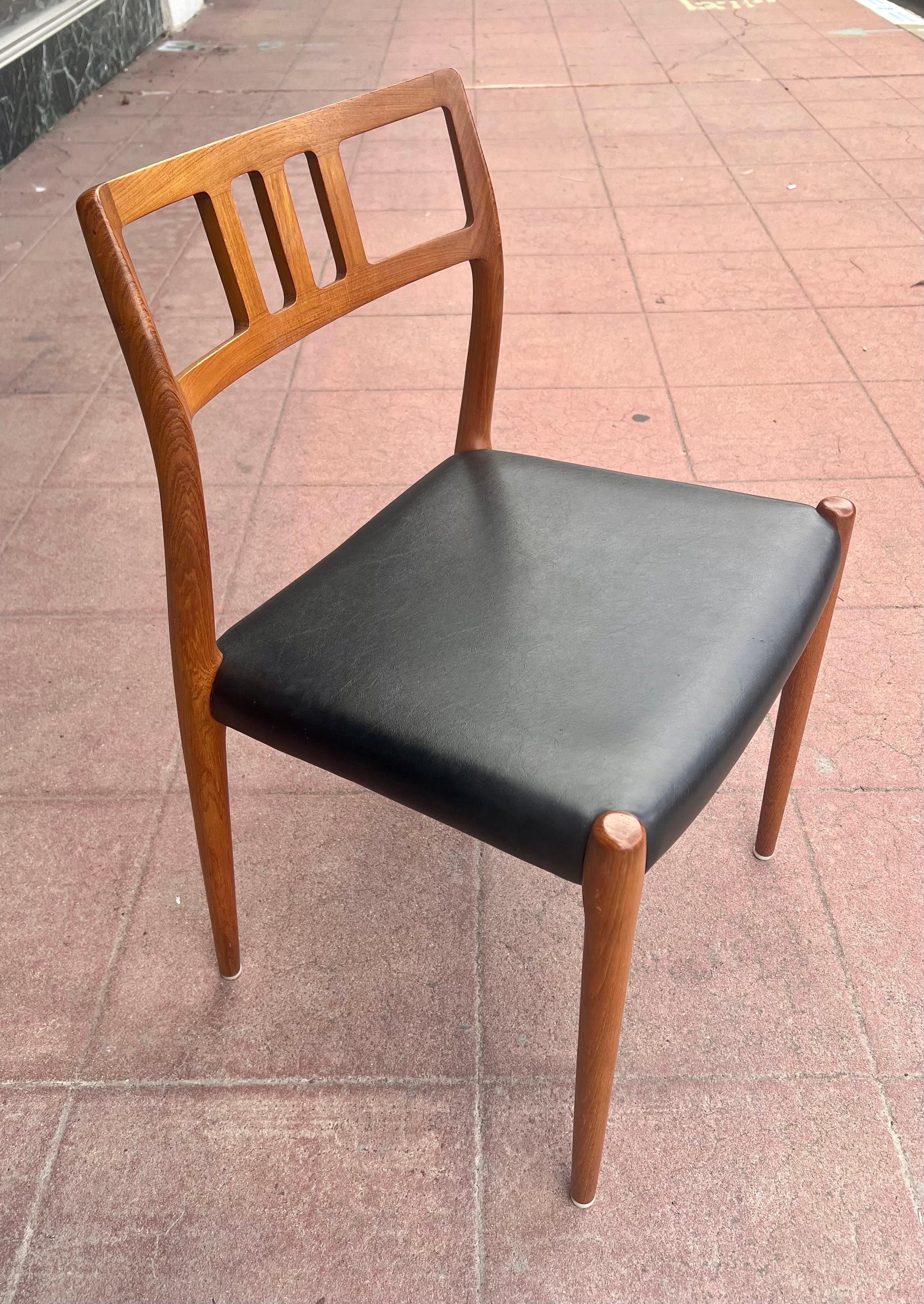 Set of Six Danish Modern Teak Dining Chairs by Niels Moller, Model 79 For Sale 3