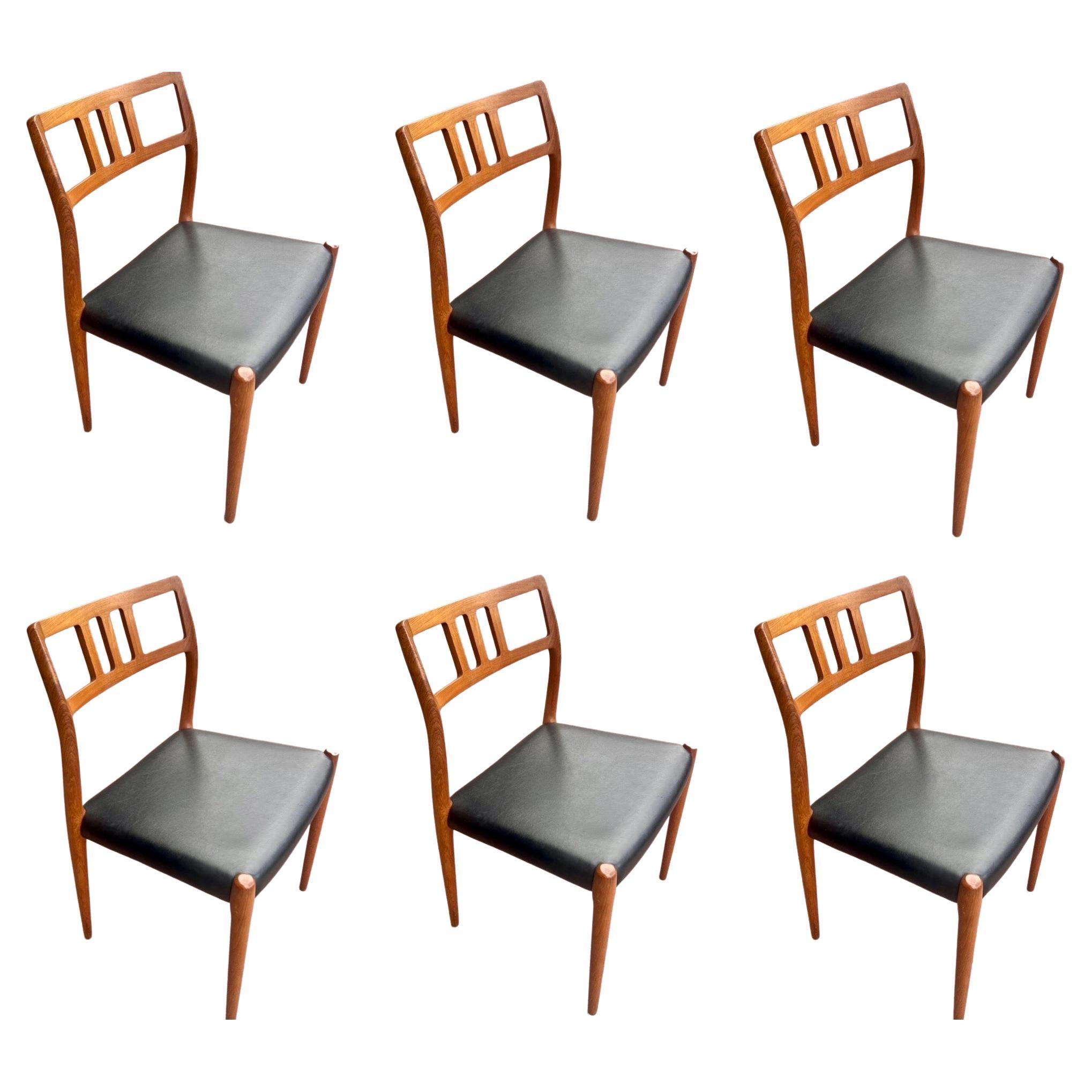 Satz von sechs modernen dänischen Teakholz-Esszimmerstühlen von Niels Moller, Modell 79