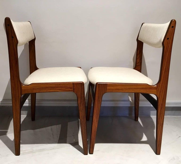 Set of Six Danish Modern Wooden Dining Chairs with White Covers In Good Condition For Sale In Madrid, ES