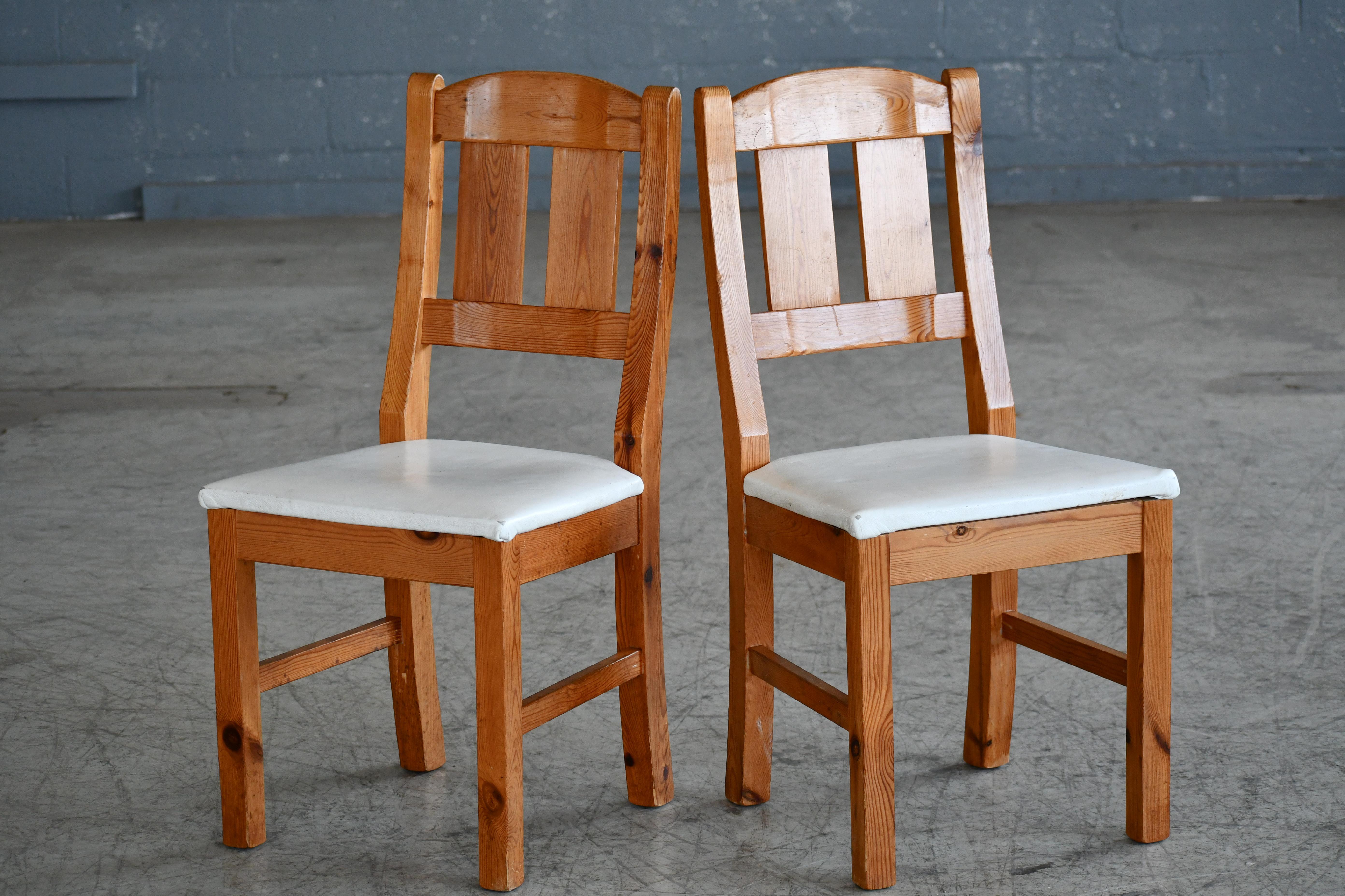 Set of Six Danish Oak Dining chairs with Leather Cushions, 1930's For Sale 5