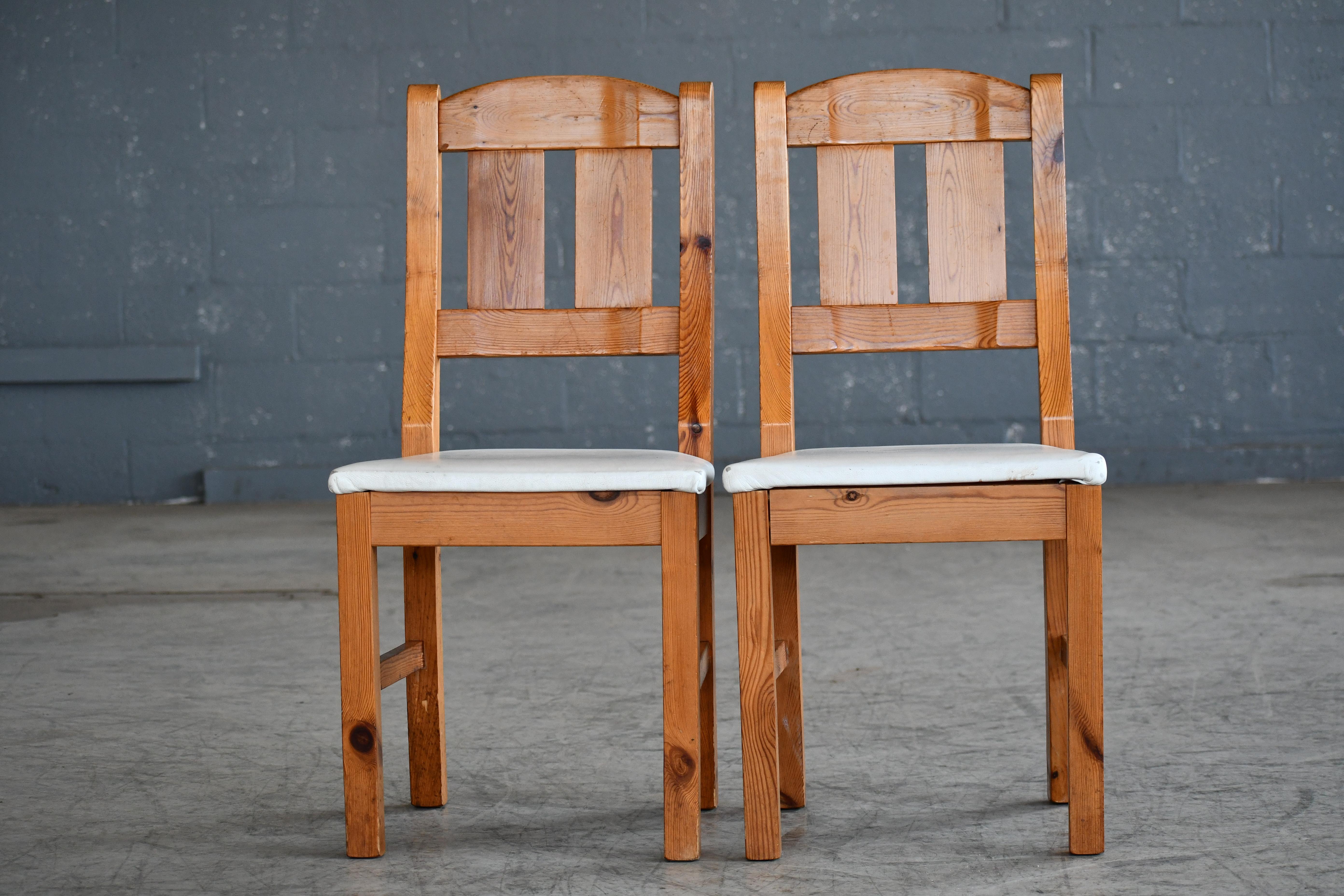 Set of Six Danish Oak Dining chairs with Leather Cushions, 1930's For Sale 1
