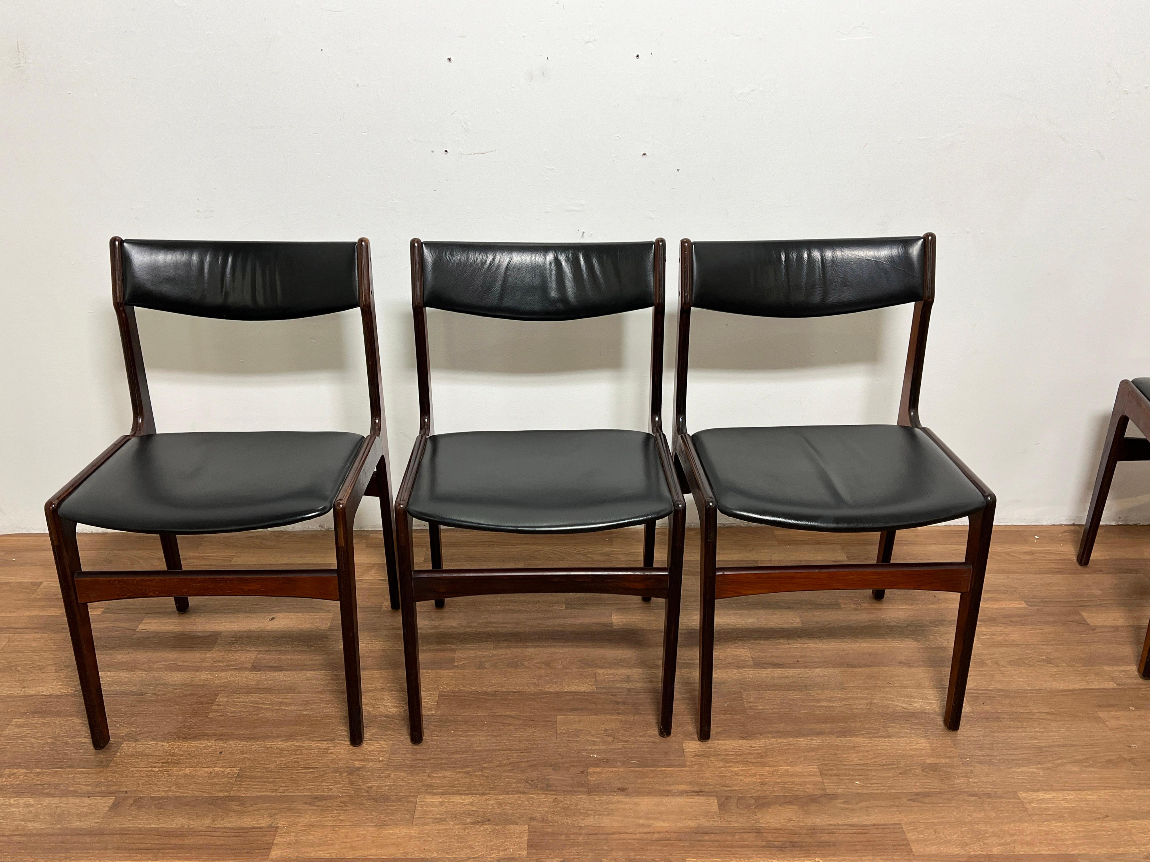 Ensemble de six chaises de salle à manger danoises Erik Buch en bois de rose et cuir, vers les années 1960 en vente 5