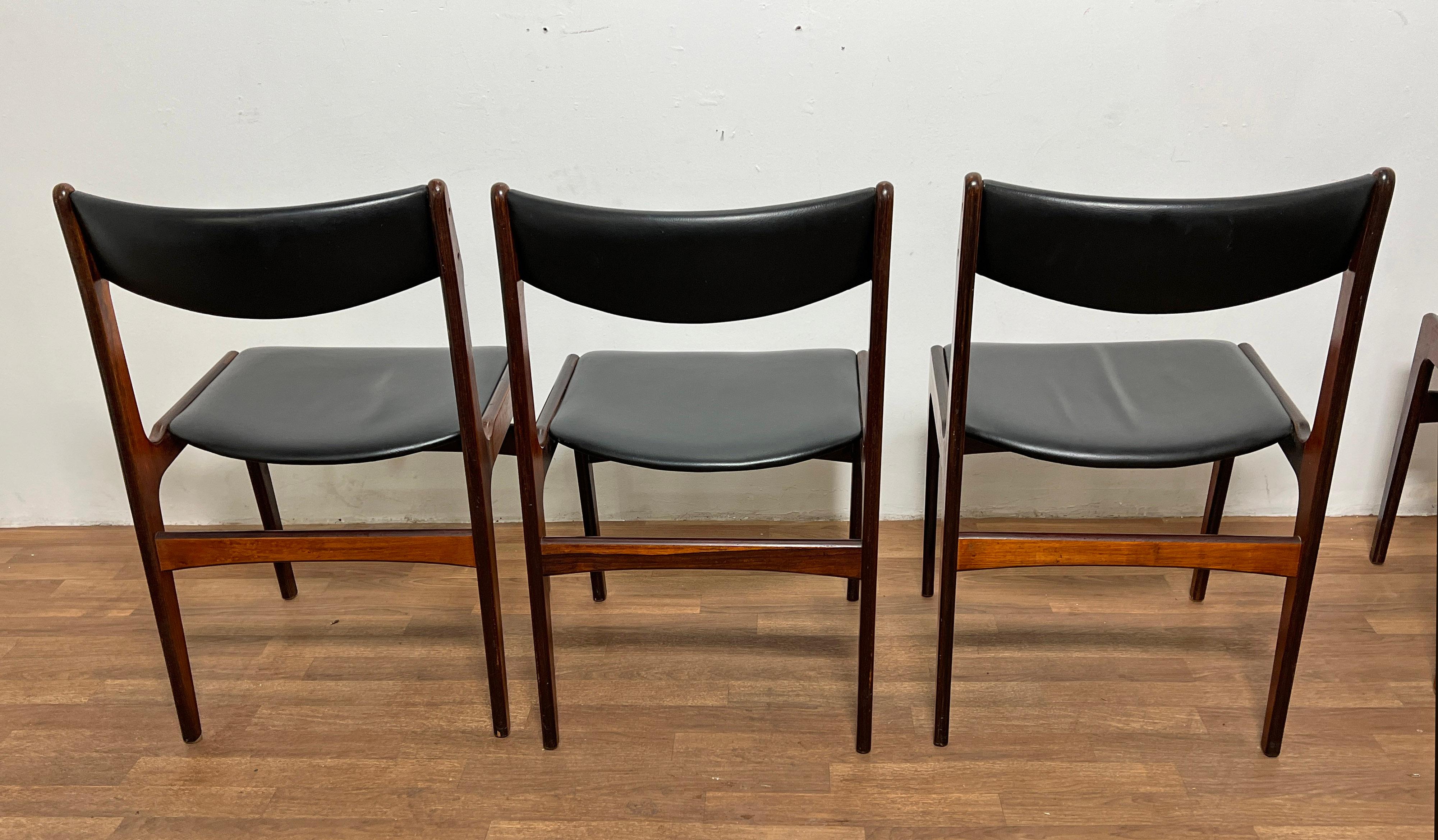Ensemble de six chaises de salle à manger danoises Erik Buch en bois de rose et cuir, vers les années 1960 en vente 6