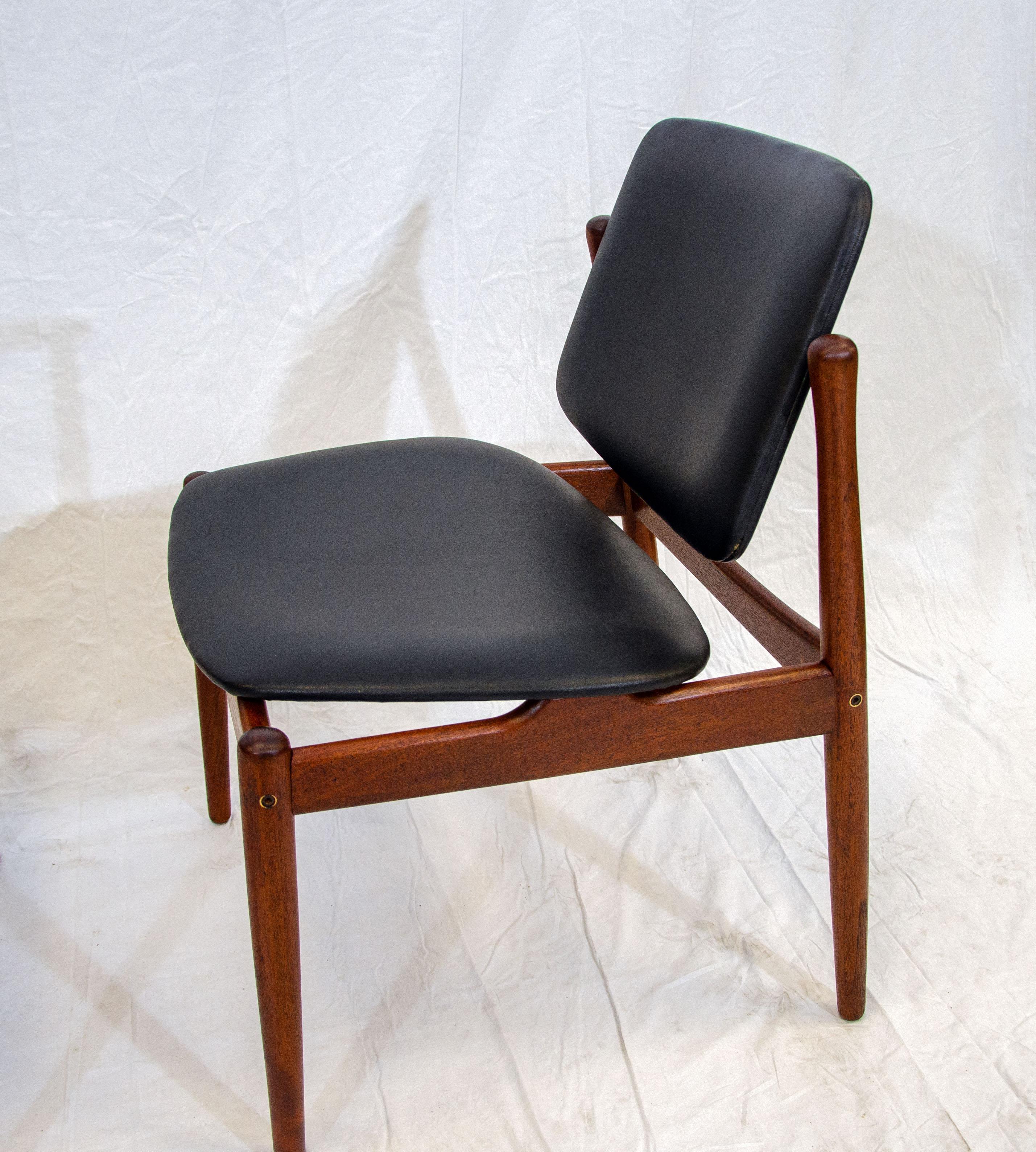 Set of Six Danish Teak Dining Chairs by Arne Vodder for Bovirke, BO92 In Good Condition In Crockett, CA