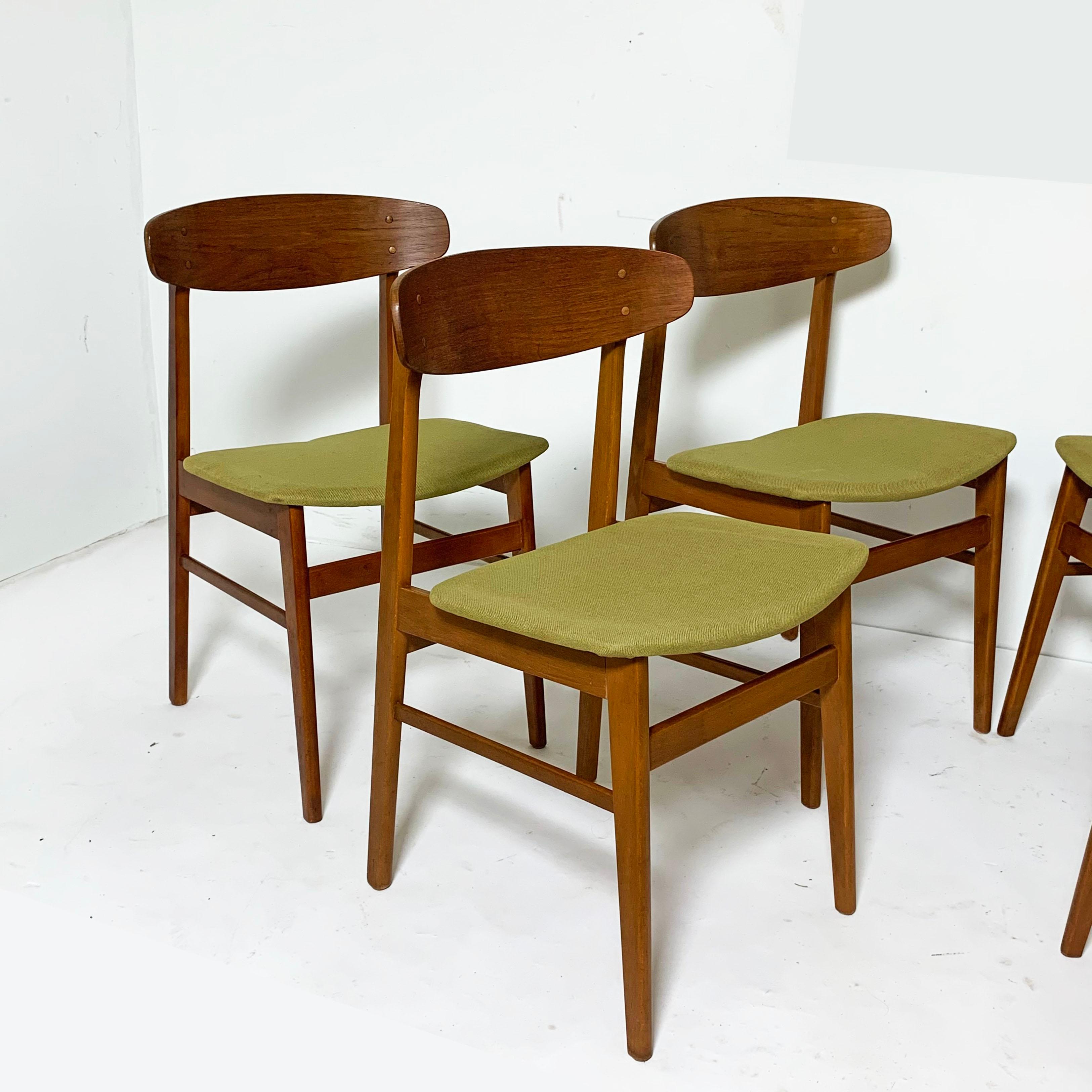 Set of six dining chairs, in teak and birch by Saxkjobing Savvaerk Stolefabrik (Sax), made in Denmark, circa 1960s.