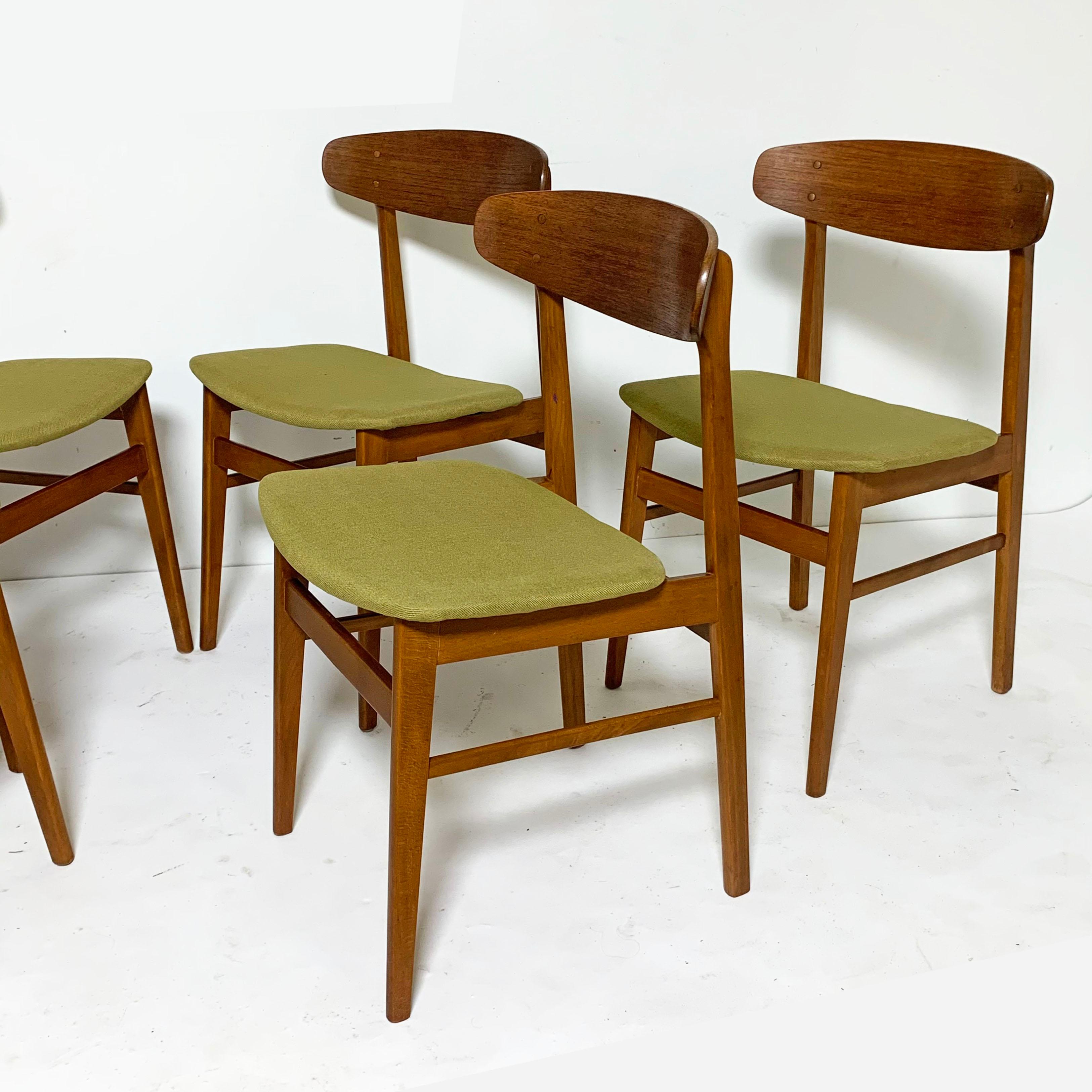 Scandinavian Modern Set of Six Danish Teak Dining Chairs by SAX, circa 1960s
