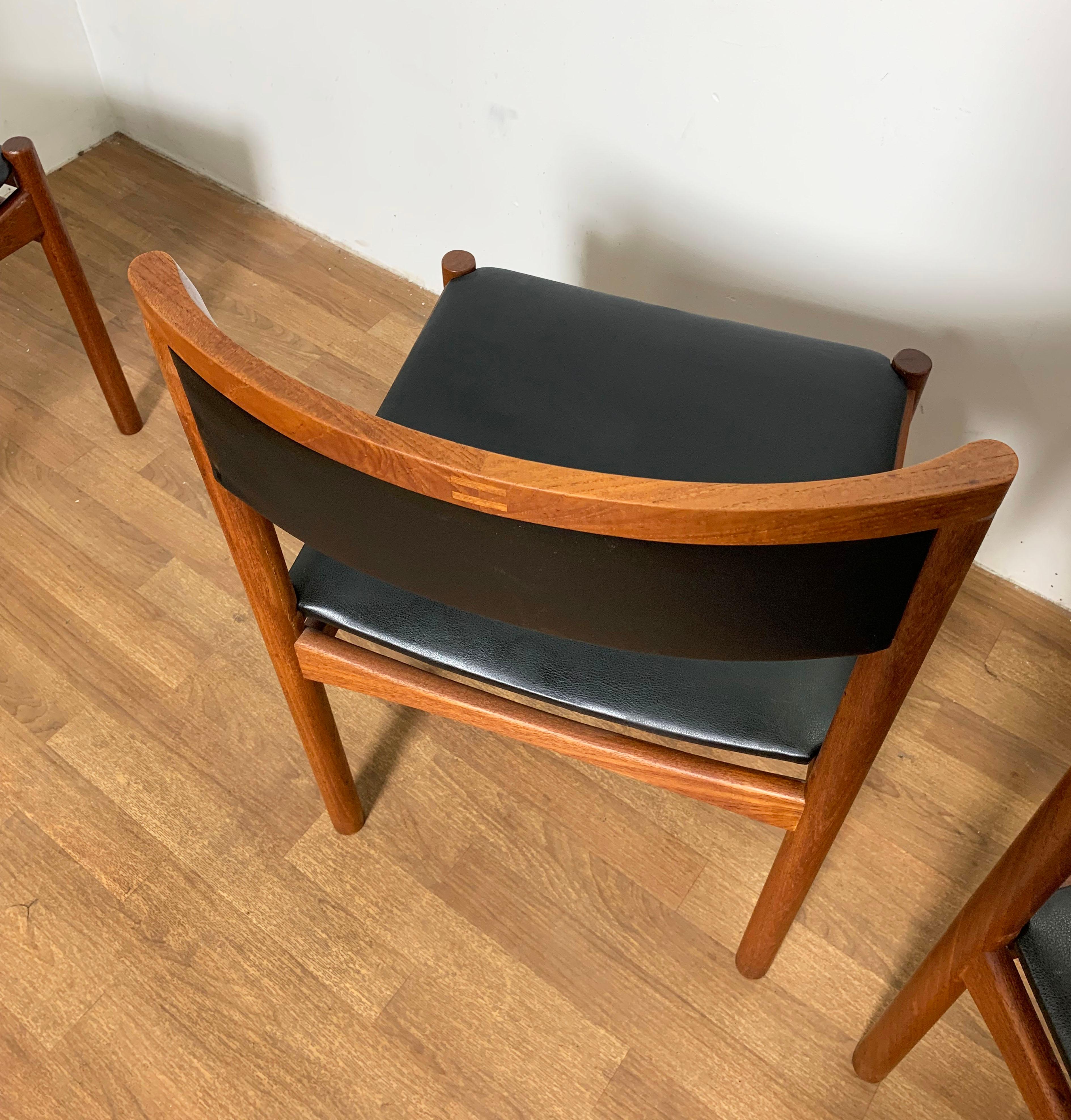 Ensemble de six chaises de salle à manger danoises en teck par SAX, vers les années 1960 en vente 2