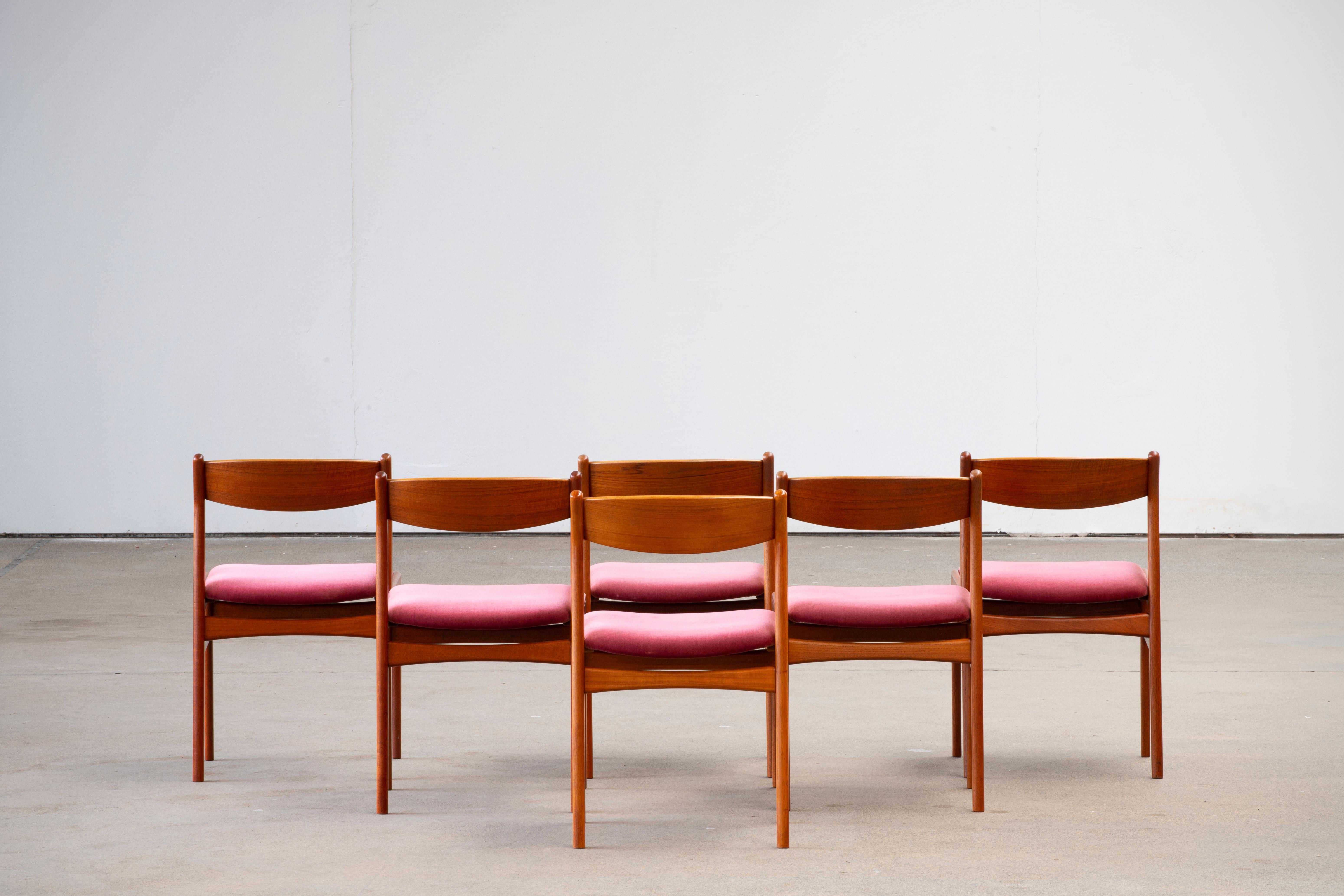 Scandinavian Modern Set of Six Danish Teak Dining Chairs