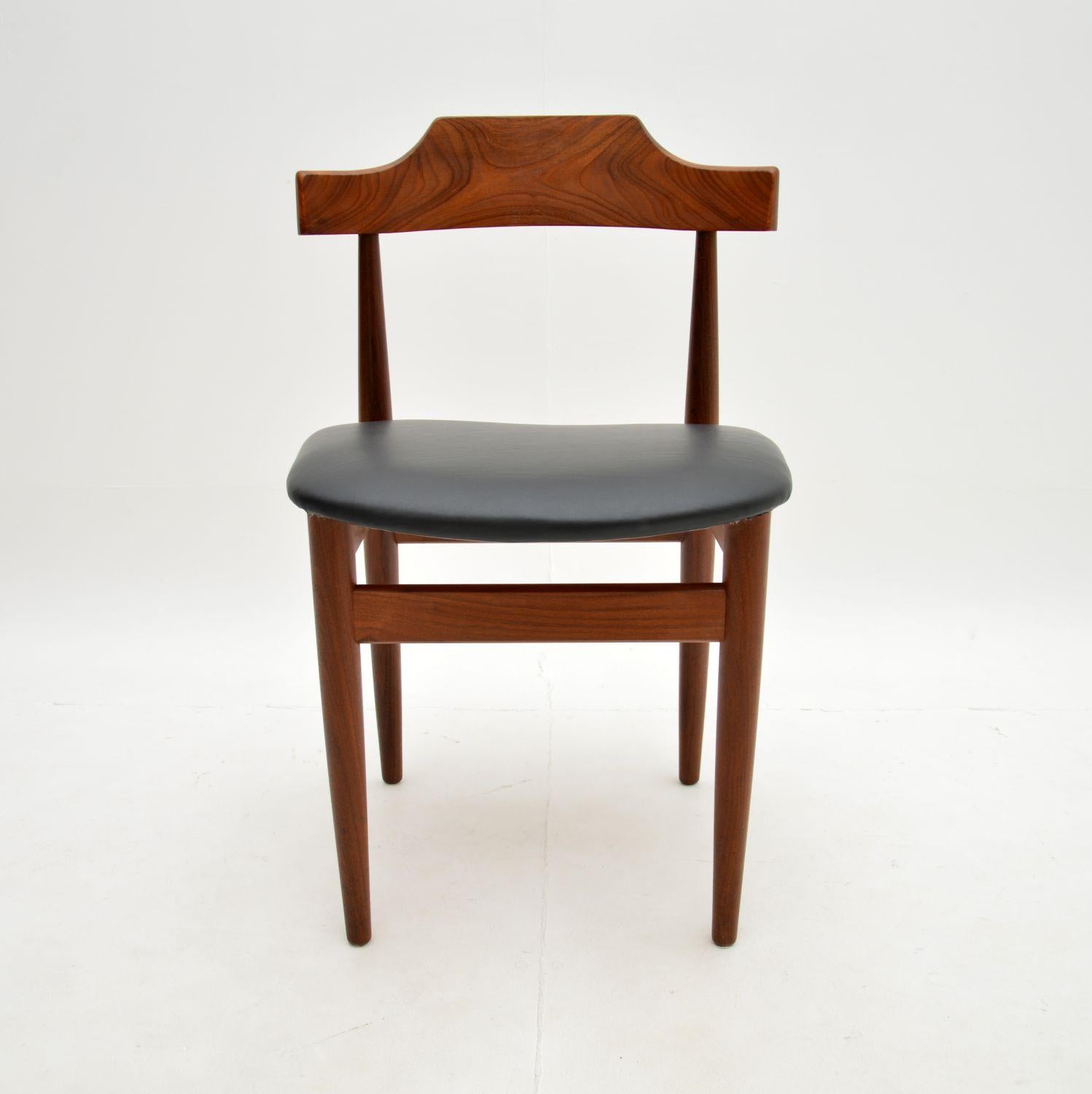 Danois Ensemble de six chaises de salle à manger danoises vintage par Hans Olsen en vente