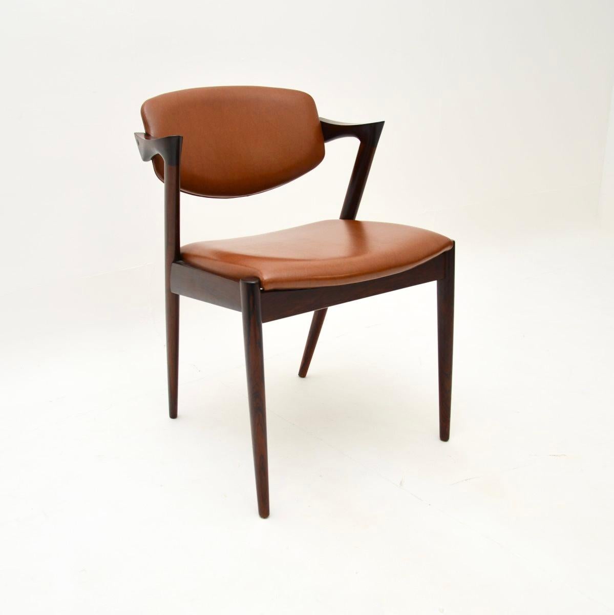 Satz von sechs dänischen Vintage Model 42 Esszimmerstühlen von Kai Kristiansen (Moderne der Mitte des Jahrhunderts) im Angebot