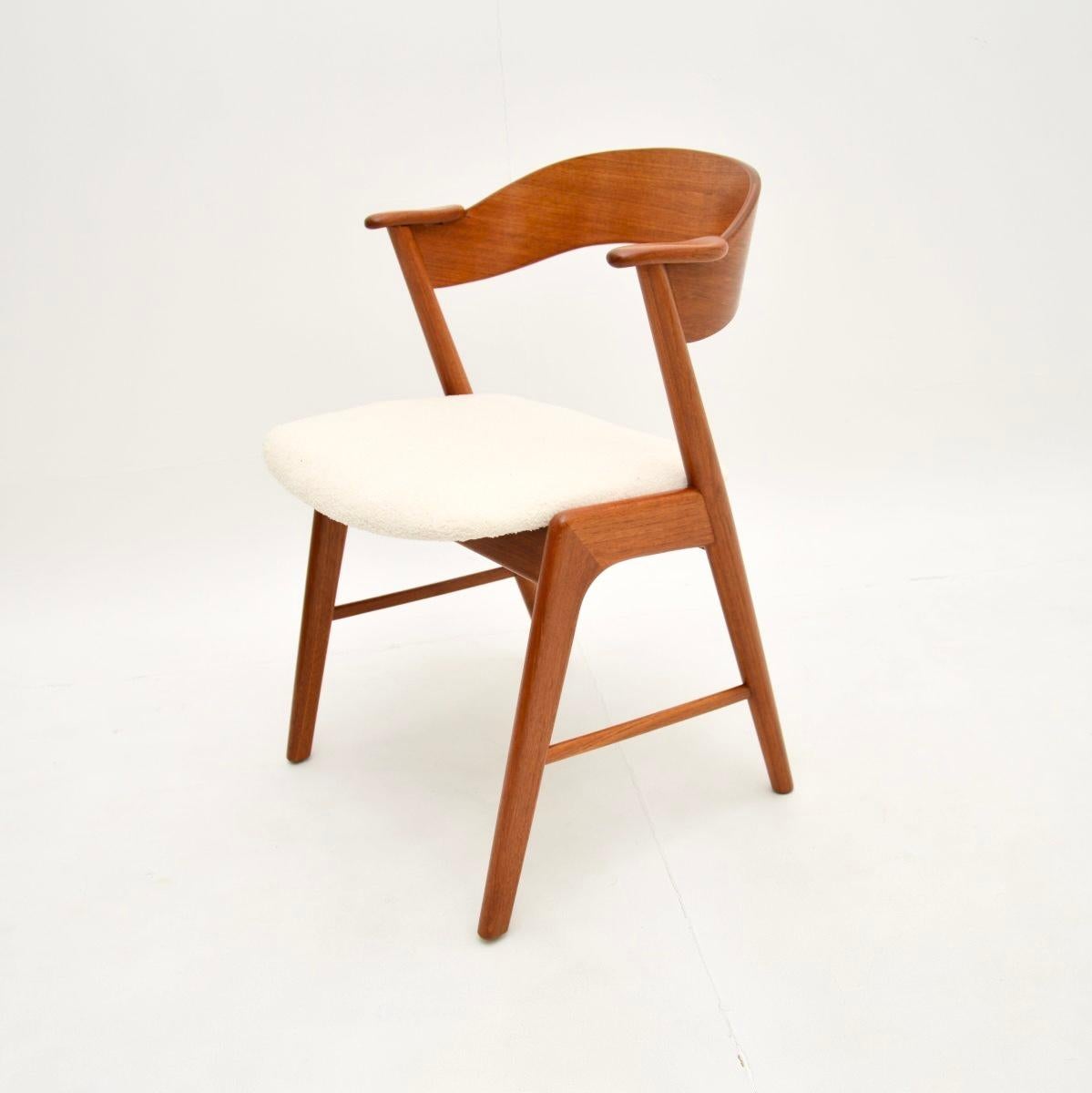 Metà XX secolo Set di sei sedie da pranzo in teak danese vintage di Korup Stolefabrik in vendita