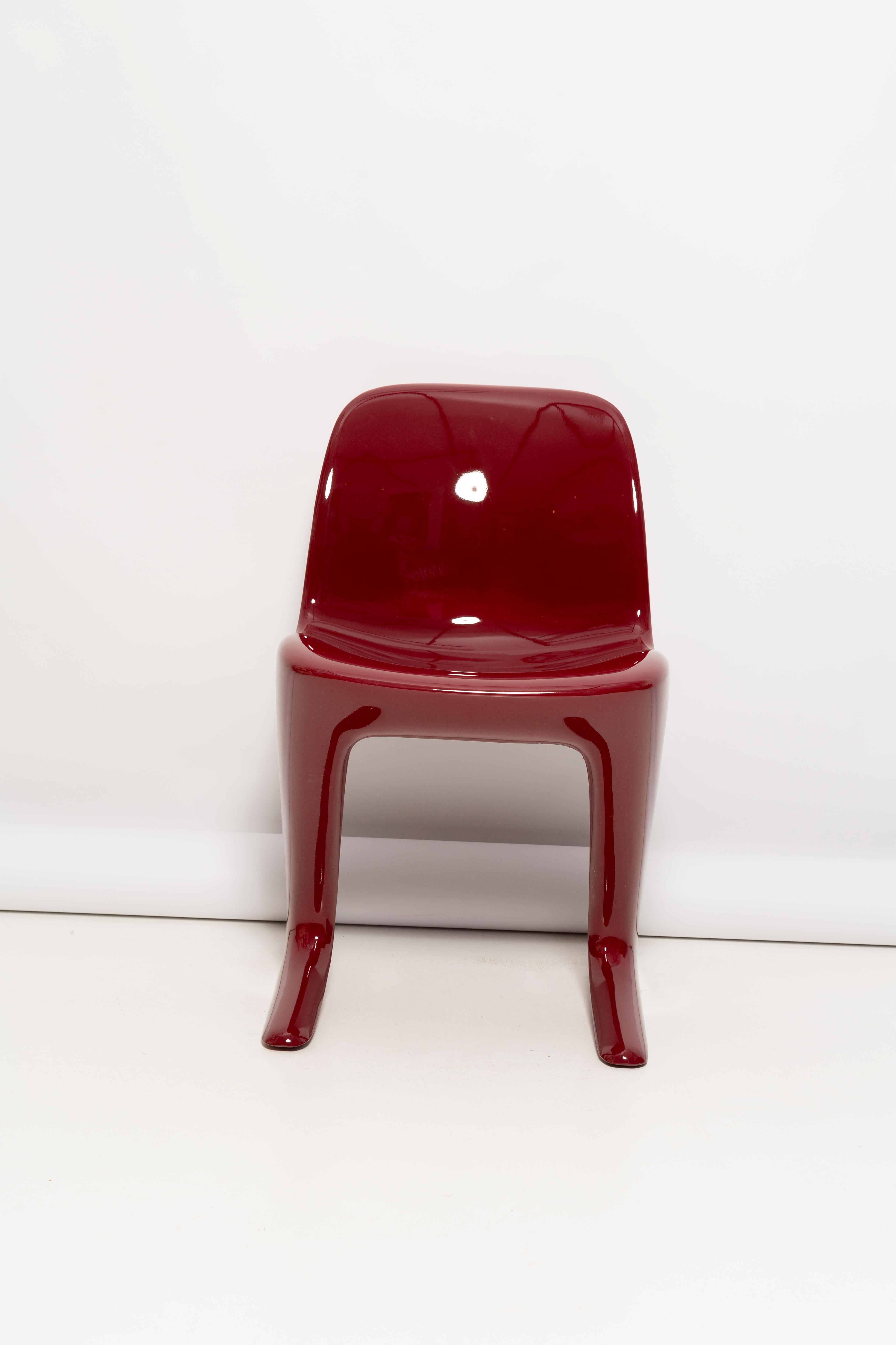 Fiberglass Set of Six Dark Red Wine Kangaroo Chairs Designed by Ernst Moeckl, Germany, 1968 For Sale