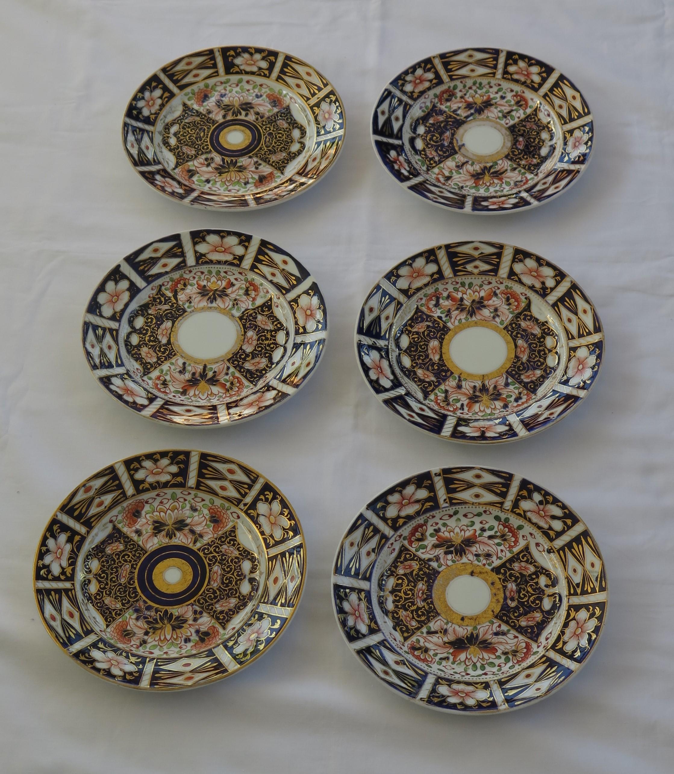 SIX Davenport Porcelain Plates Hand Painted and Gilded Pattern, Circa 1870 In Good Condition For Sale In Lincoln, Lincolnshire