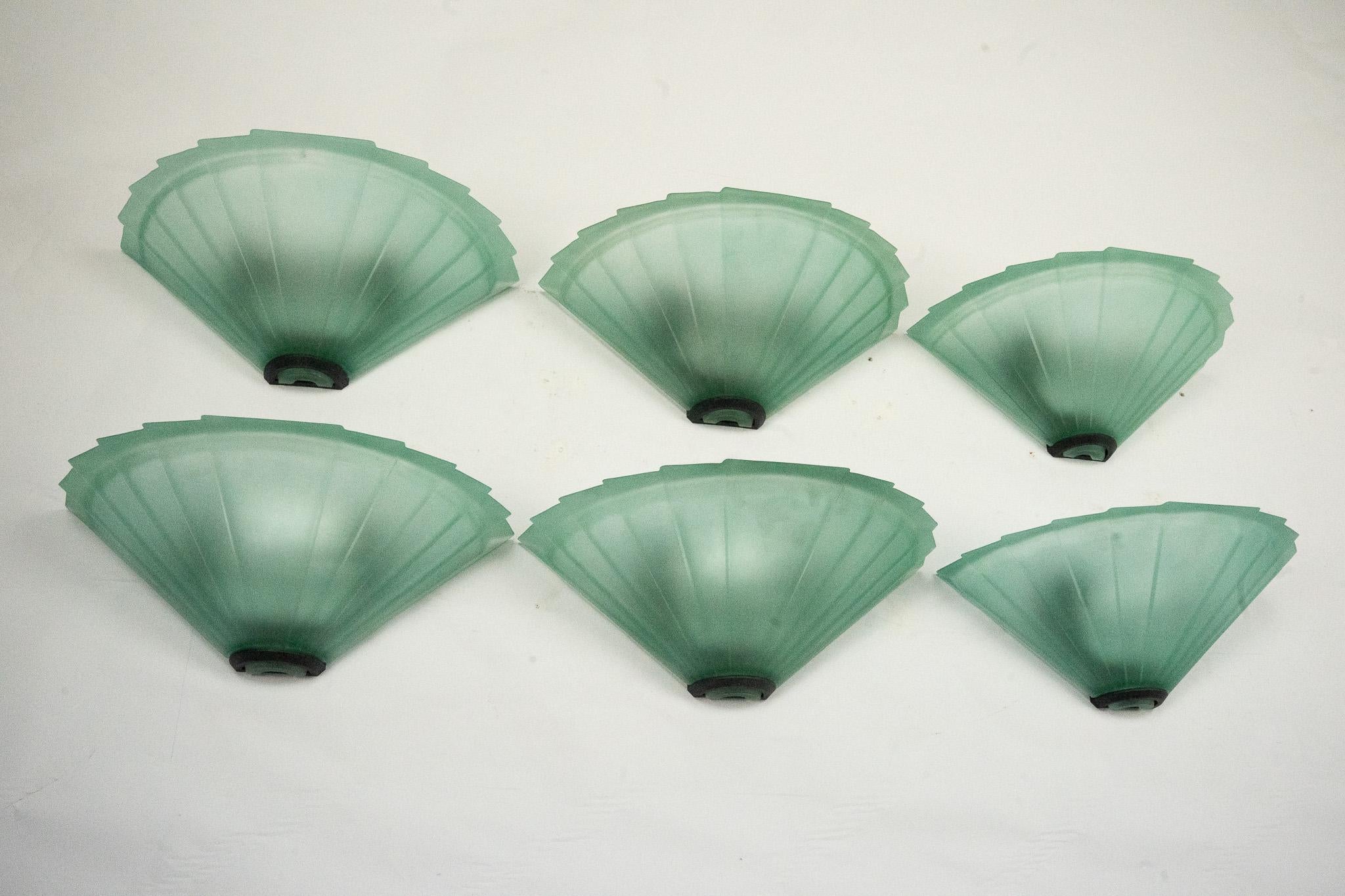 Set di sei appliques De Majo in spesso vetro verde di Murano. Italia anni '80 in vendita 3