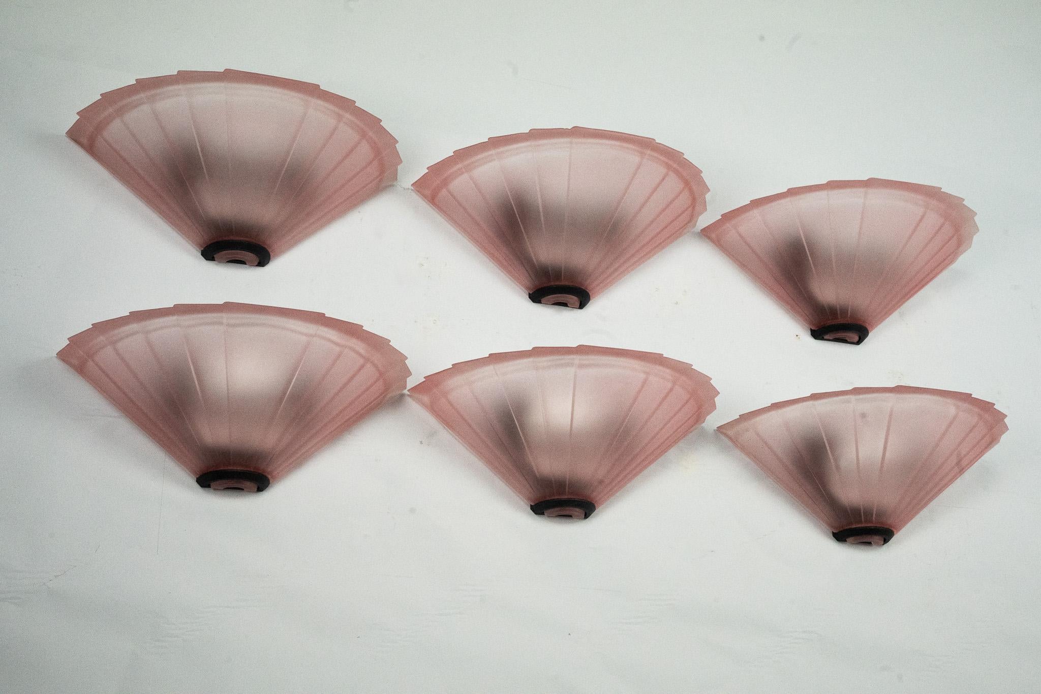 Conjunto de seis apliques De Majo de cristal de murano rosa grueso. Italia Años 80 en venta 1