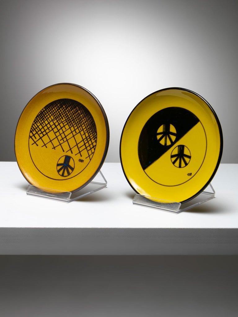 Set of Six Decorative Dishes For Sale at 1stDibs