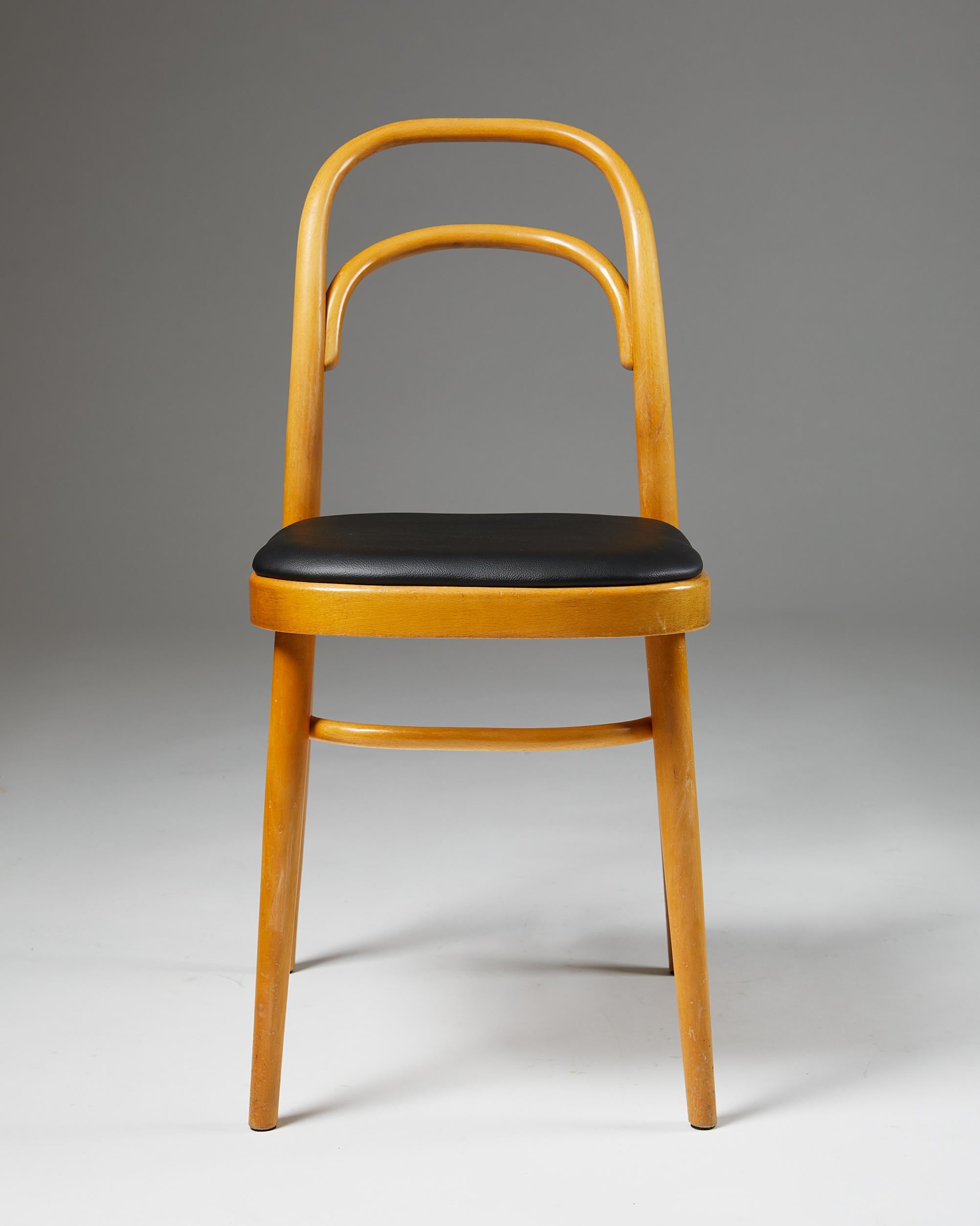 20ième siècle Ensemble de six chaises de salle à manger, Anonymous en vente