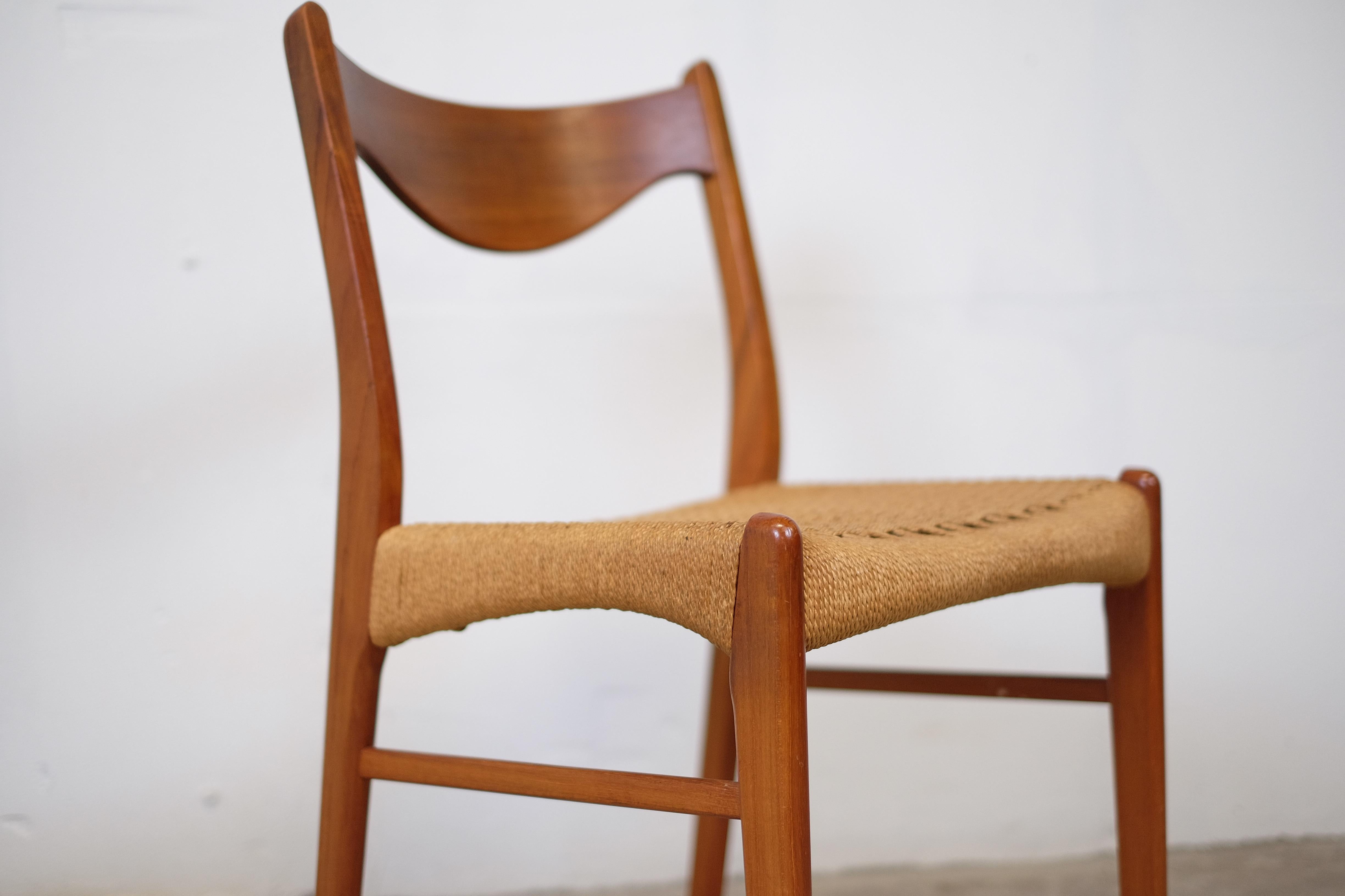 Set of Six Dining Chairs by Arne Wahl Iversen for Glyngøre Stolefabrik, Danish For Sale 4