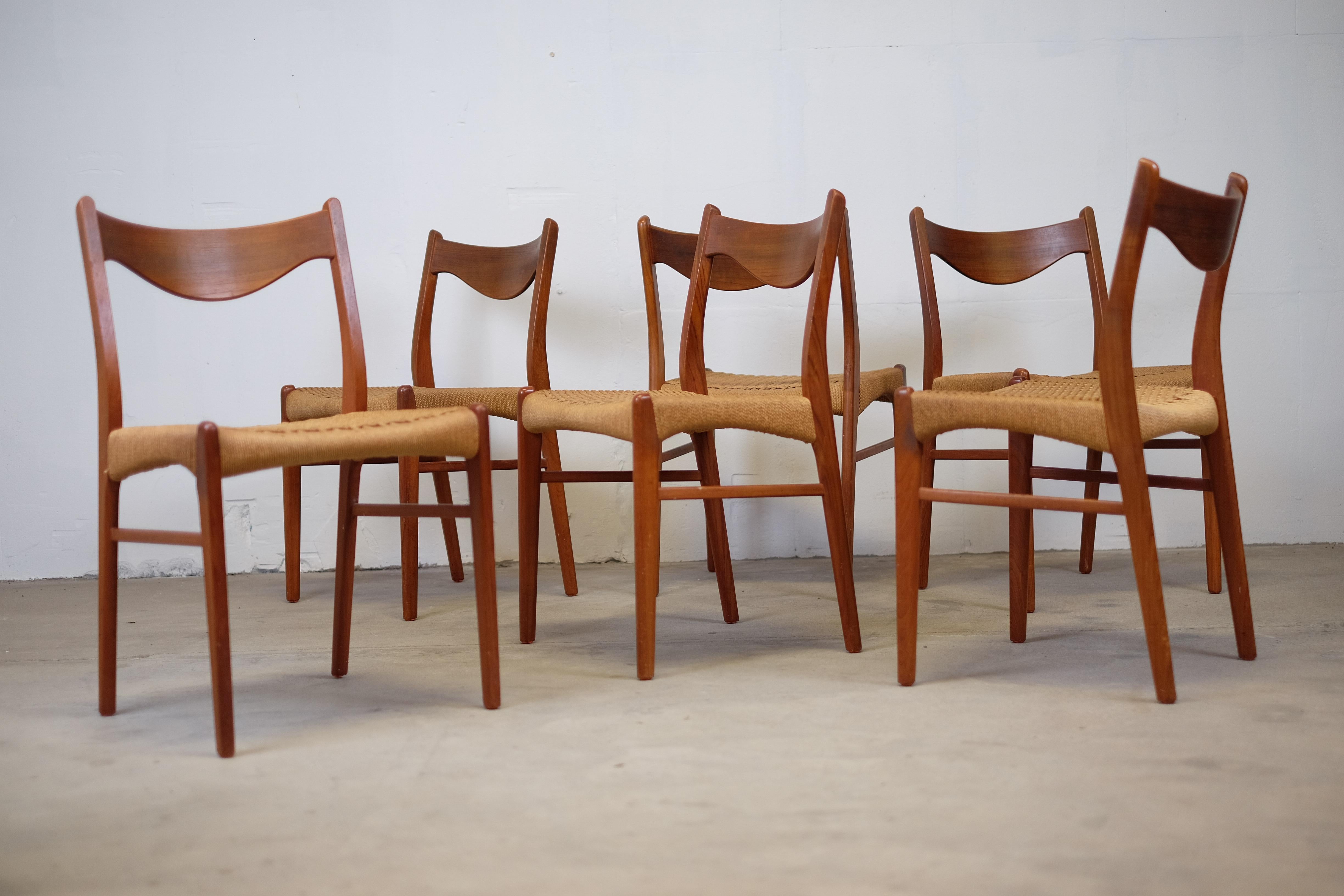 Mid-Century Modern Set of Six Dining Chairs by Arne Wahl Iversen for Glyngøre Stolefabrik, Danish For Sale