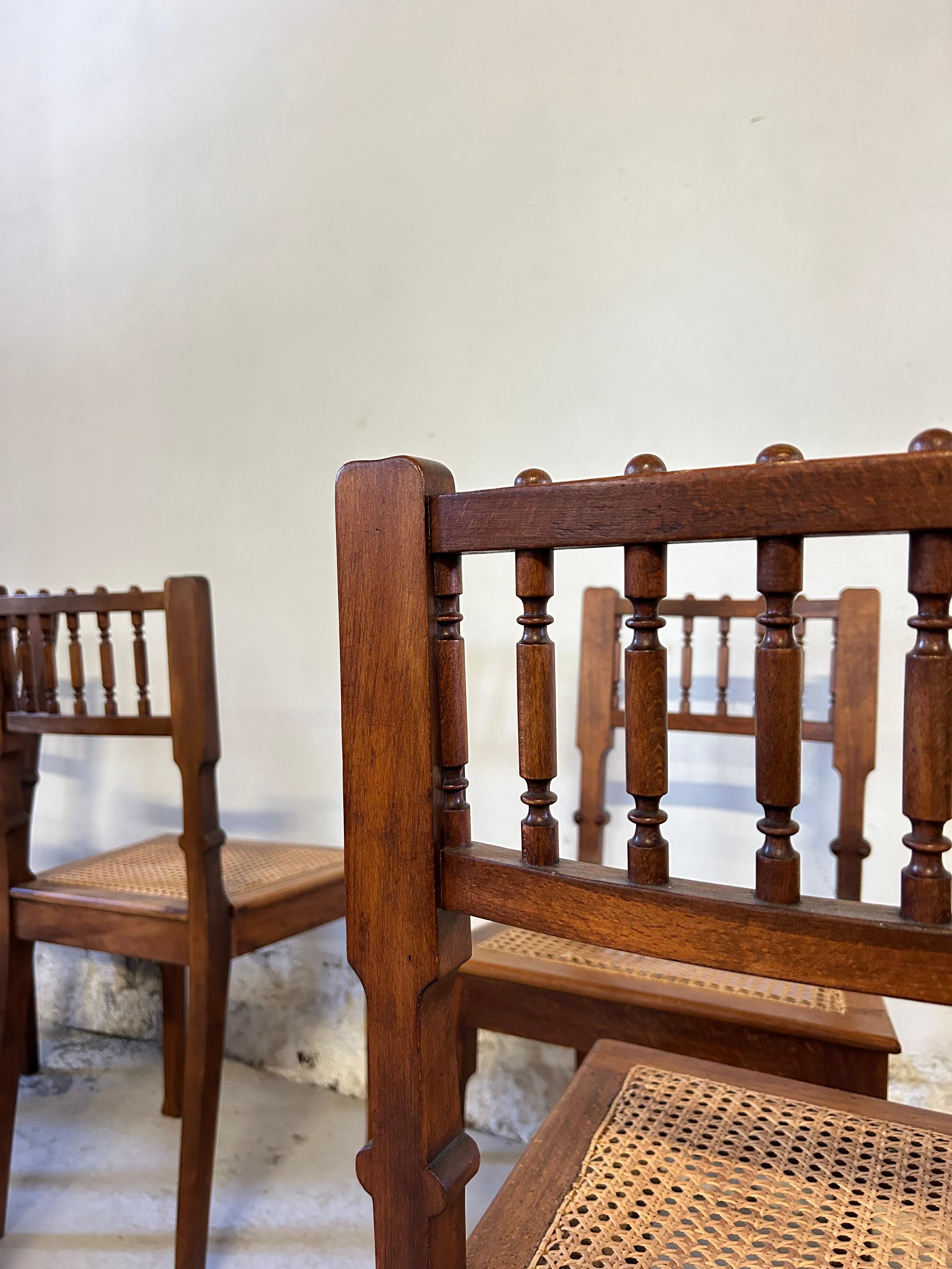 Fait main Ensemble de six chaises de salle à manger de l'architecte danois M.G. Bindesbøll, Danemark 1840's en vente