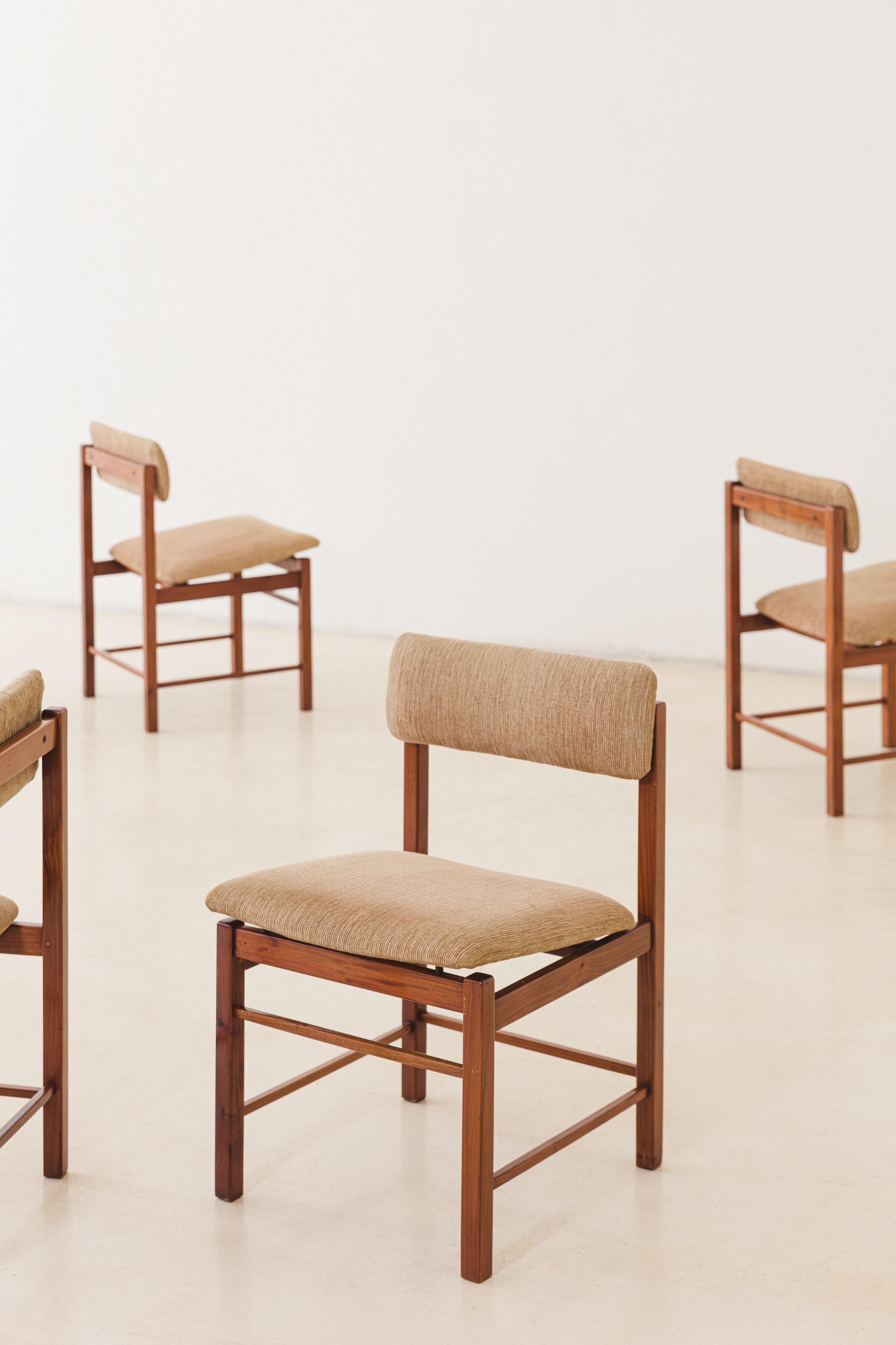 Mid-Century Modern Set of Six Dining Chairs by Ernesto Hauner, Freijó Wood, Mobilinea, 1960s For Sale