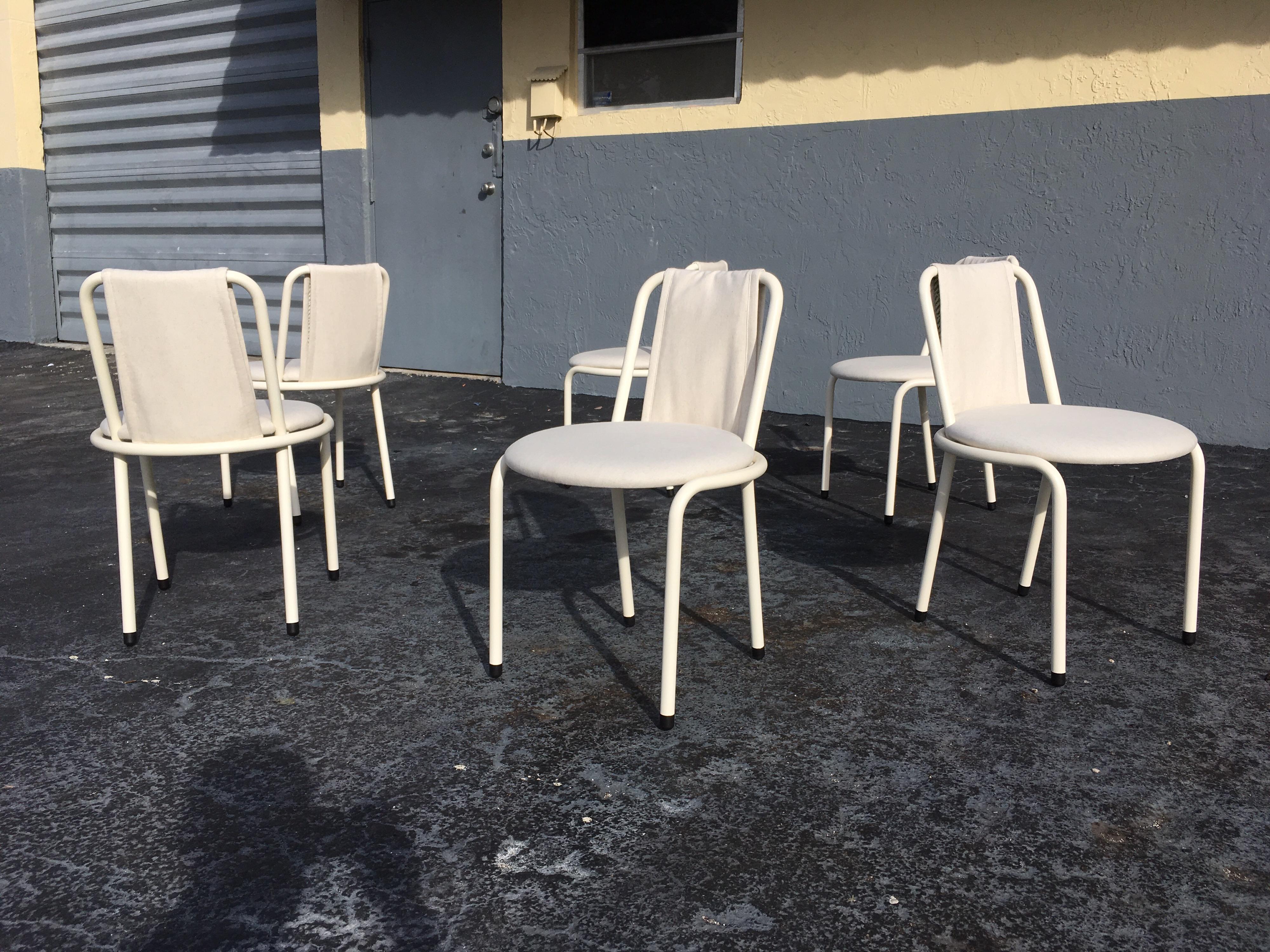 italien Ensemble de six chaises de salle à manger par Giovannetti, Italie, style Gae Aulenti, blanche en vente