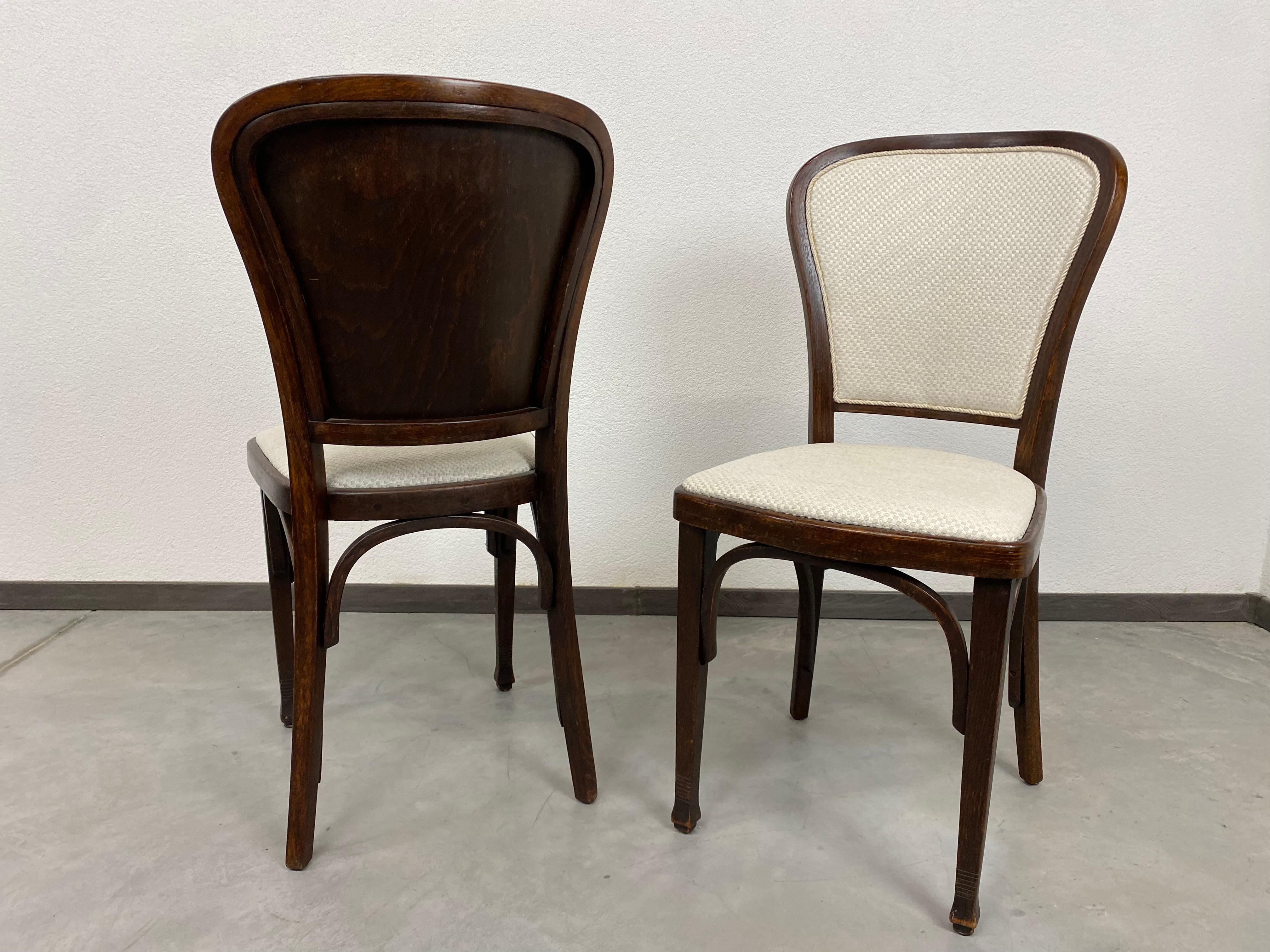 Set of Six Dining Chairs by Gustav Siegel for Thonet In Excellent Condition For Sale In Banská Štiavnica, SK