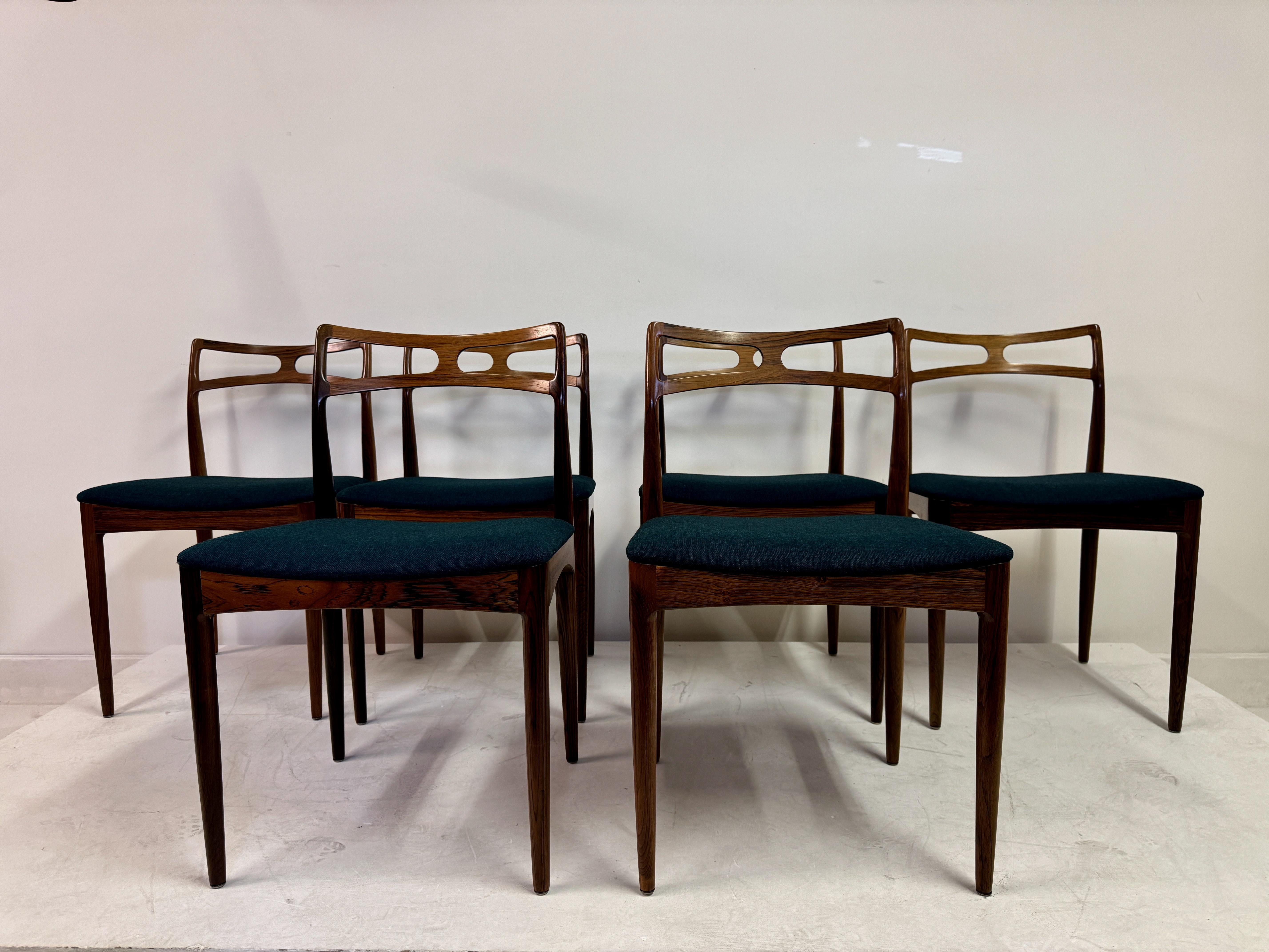 Set di sei sedie da pranzo di Johannes Andersen per Christian Linneberg, Danimarca, anni '60


Un set scultoreo di sei sedie da pranzo danesi disegnate da Johannes Andersen e prodotte da Christian Linneberg negli anni Sessanta. Realizzate in un